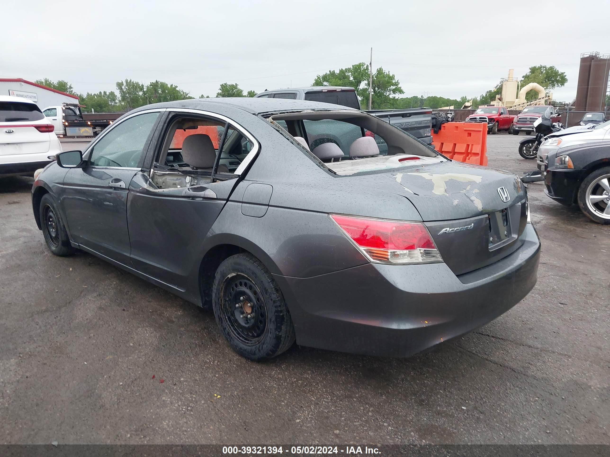 Photo 2 VIN: 1HGCP26468A040542 - HONDA ACCORD 