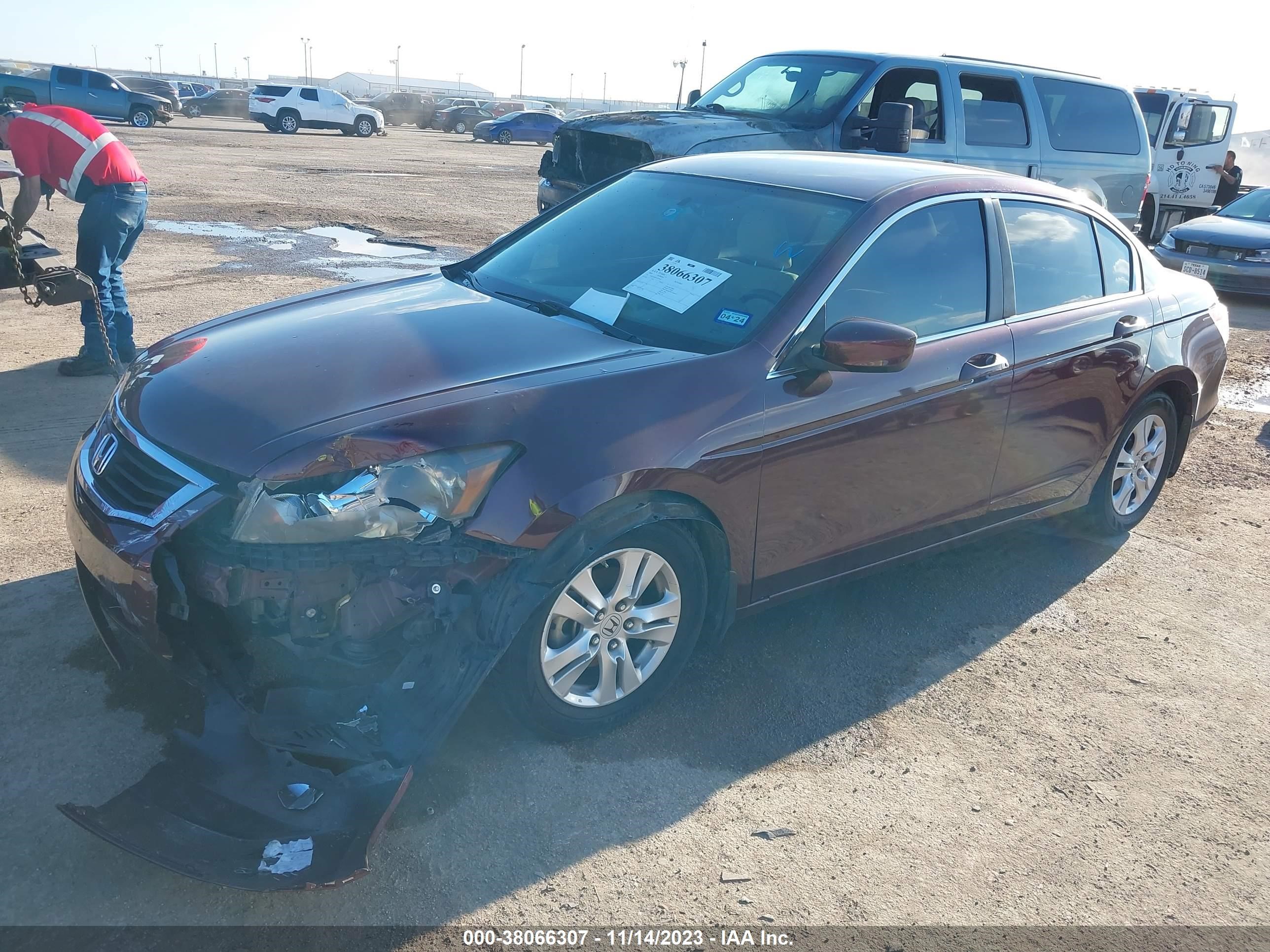 Photo 1 VIN: 1HGCP26469A070447 - HONDA ACCORD 