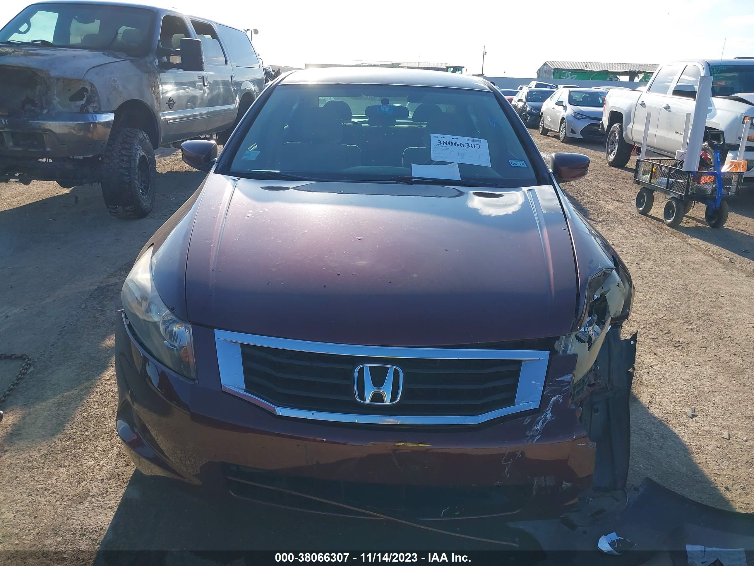 Photo 11 VIN: 1HGCP26469A070447 - HONDA ACCORD 