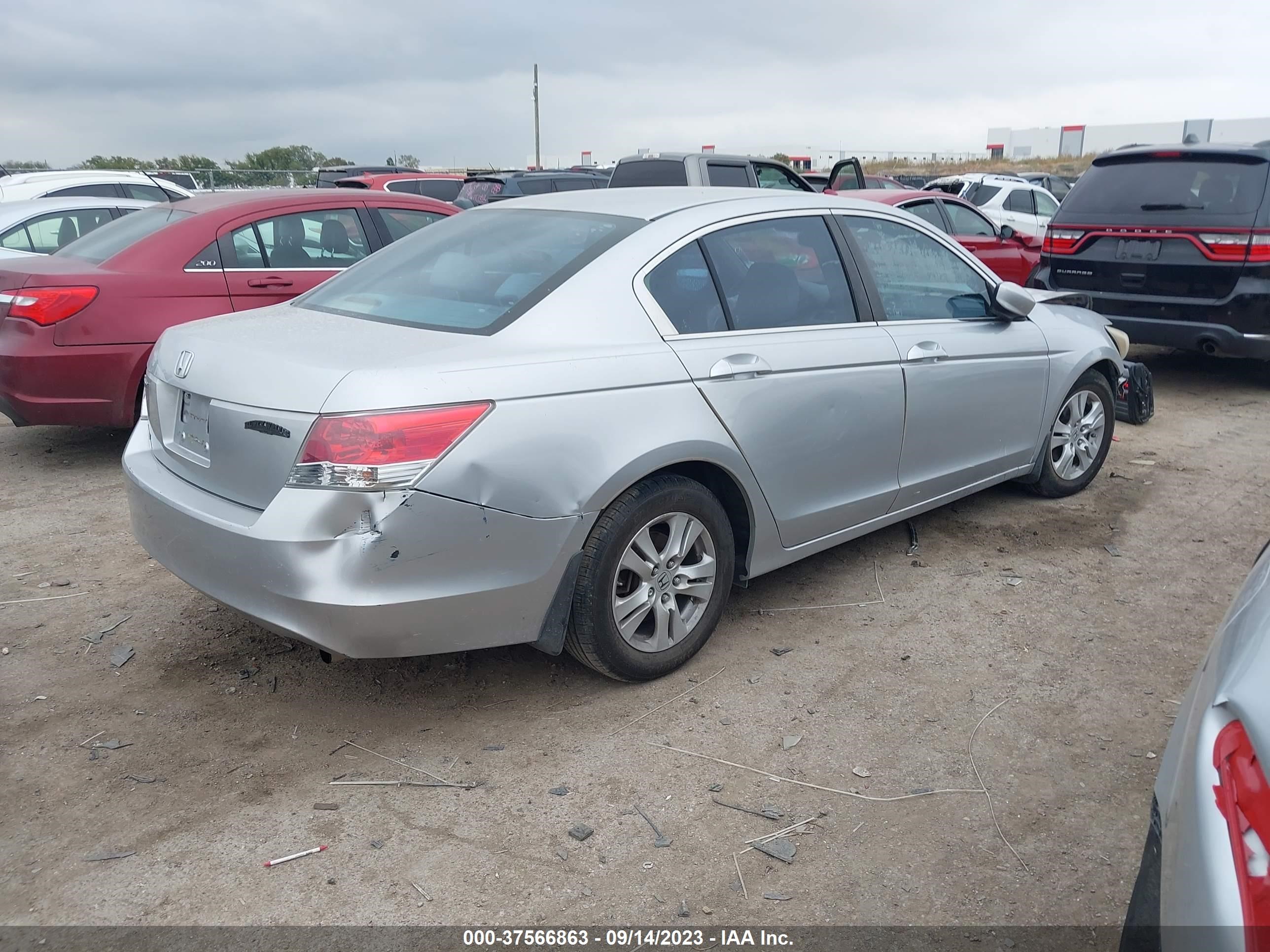 Photo 3 VIN: 1HGCP26478A119511 - HONDA ACCORD 