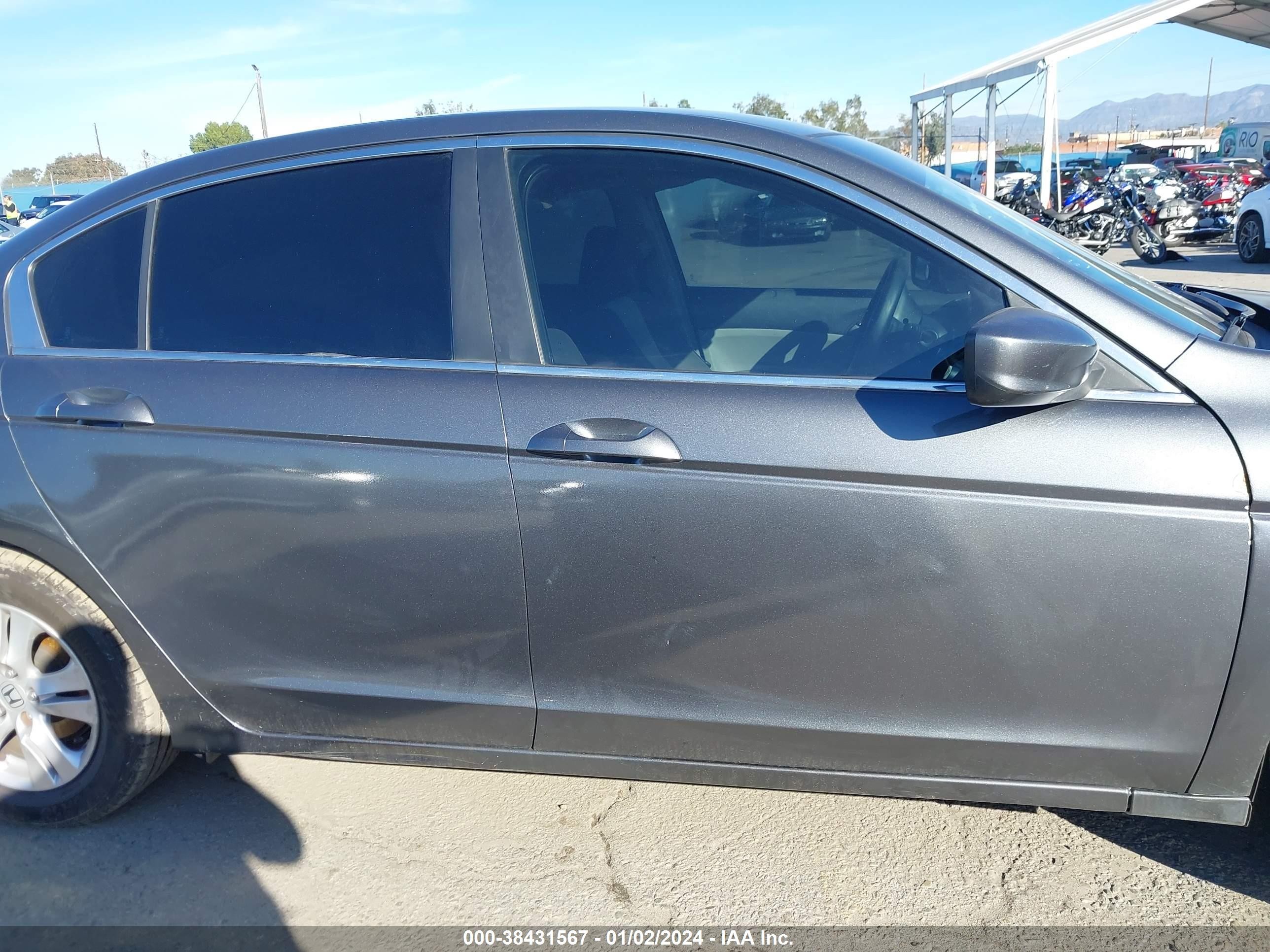 Photo 12 VIN: 1HGCP26478A145896 - HONDA ACCORD 