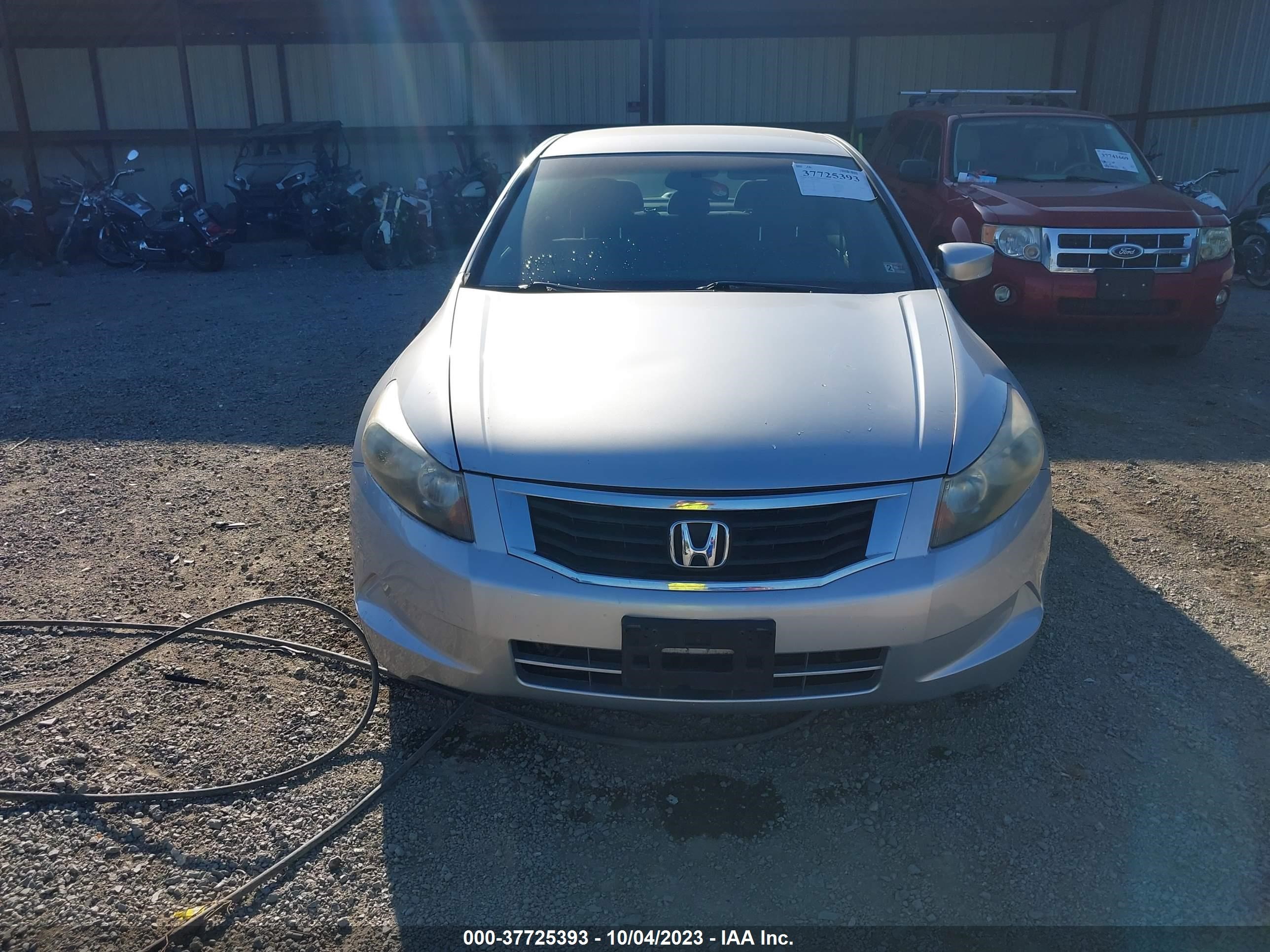 Photo 11 VIN: 1HGCP26479A022312 - HONDA ACCORD 