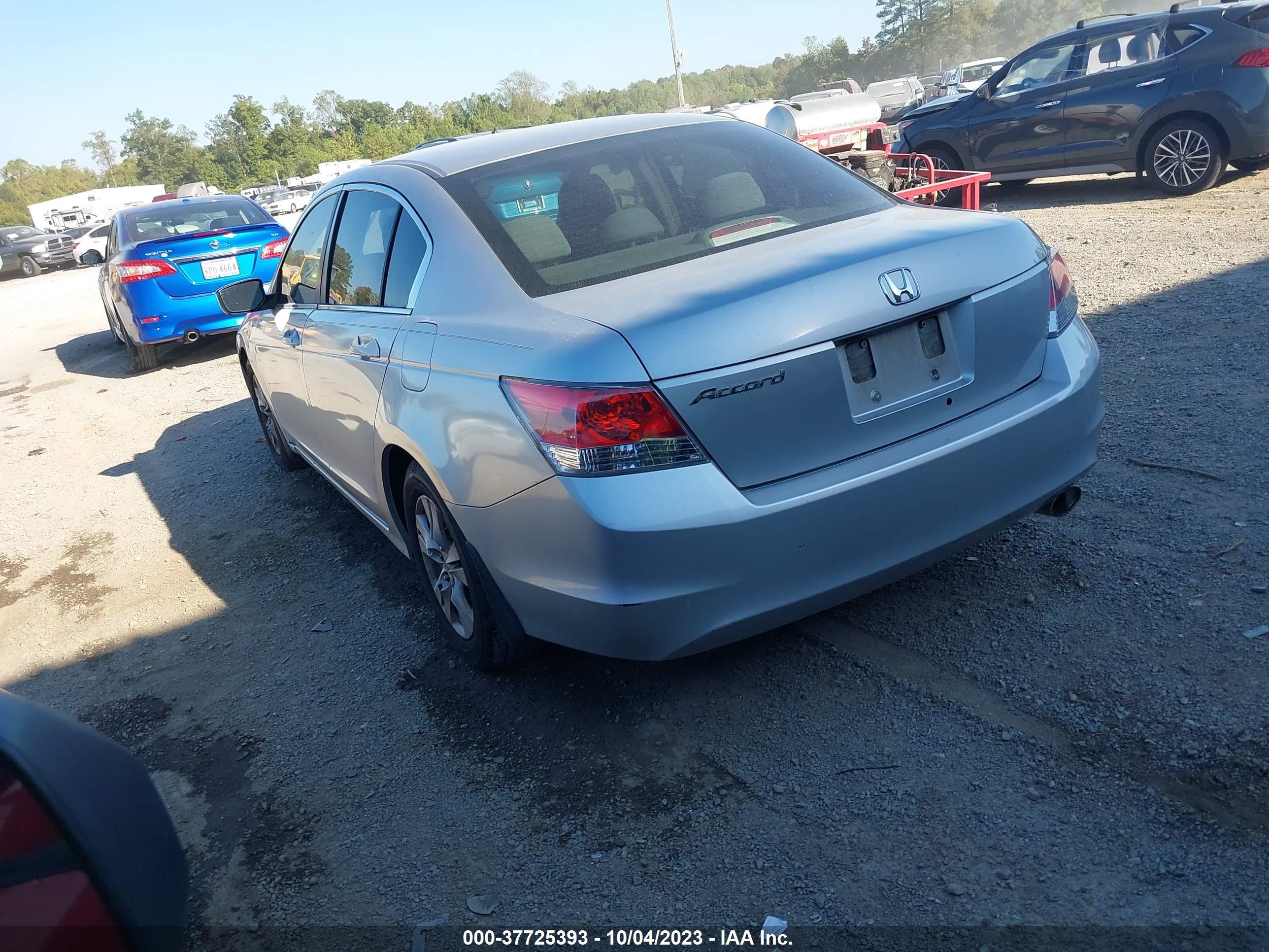 Photo 2 VIN: 1HGCP26479A022312 - HONDA ACCORD 