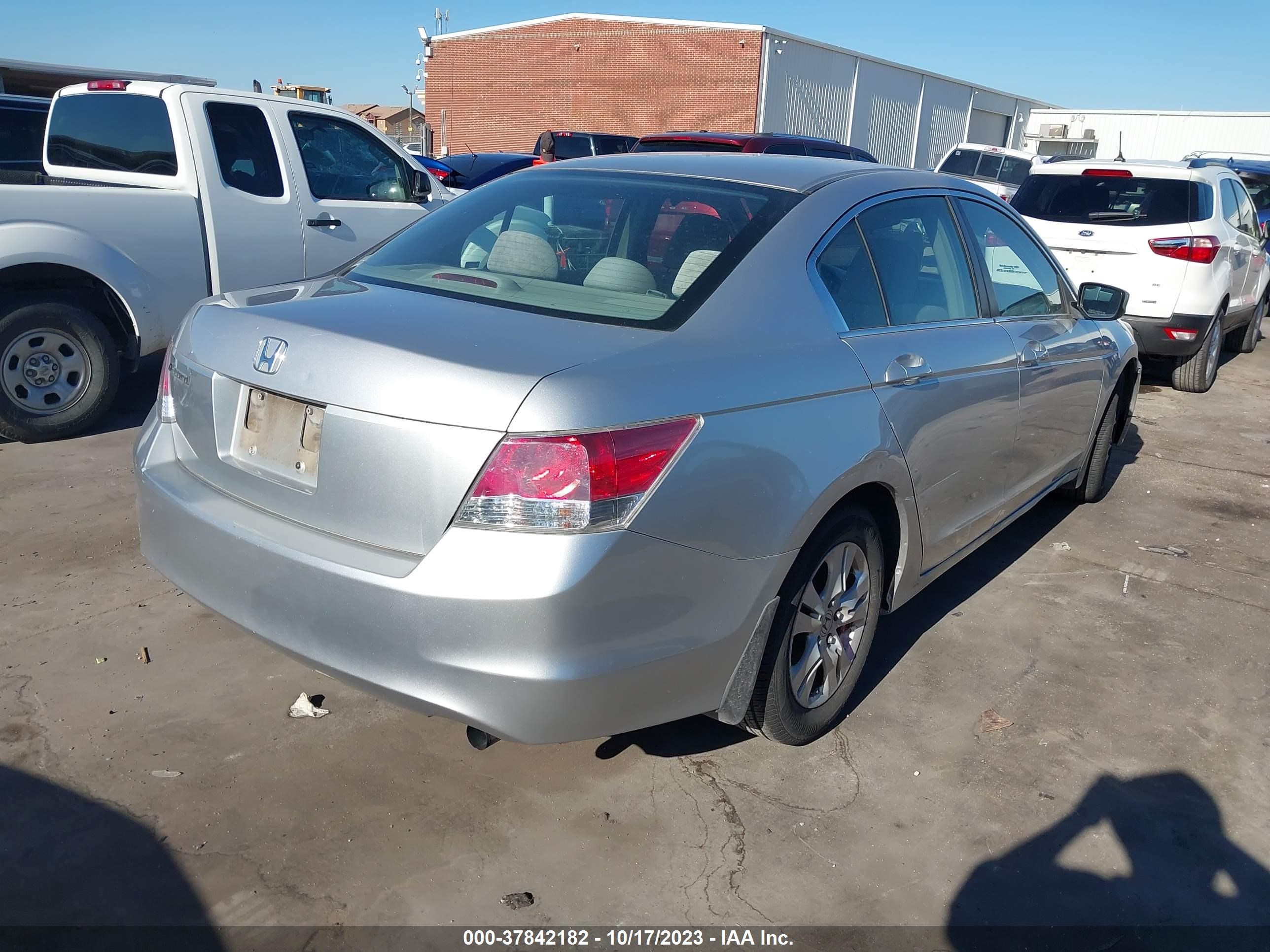 Photo 3 VIN: 1HGCP26479A126170 - HONDA ACCORD 