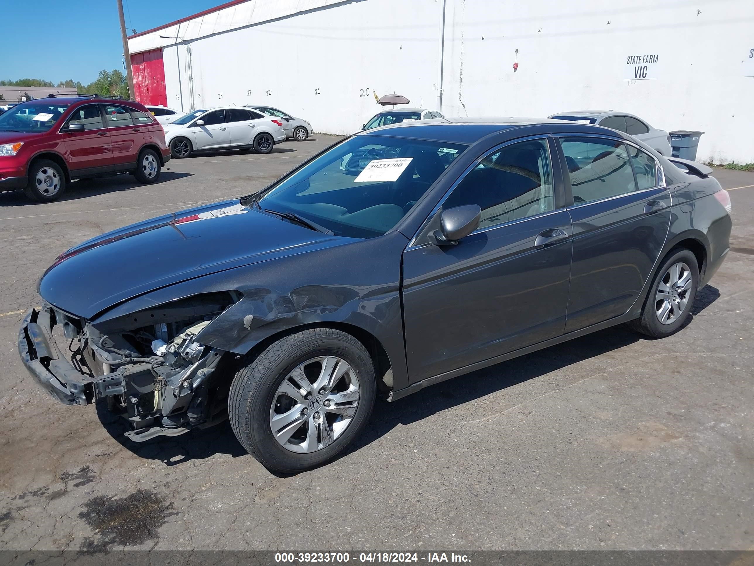 Photo 1 VIN: 1HGCP26488A080640 - HONDA ACCORD 