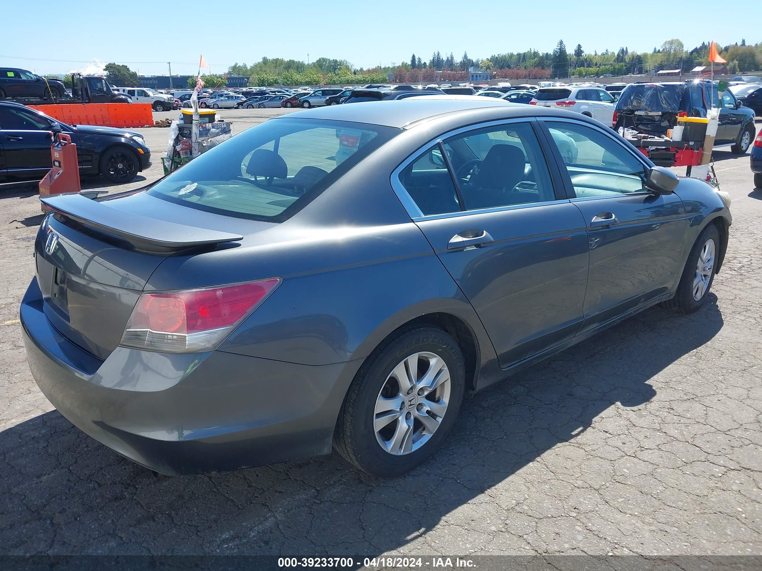 Photo 3 VIN: 1HGCP26488A080640 - HONDA ACCORD 