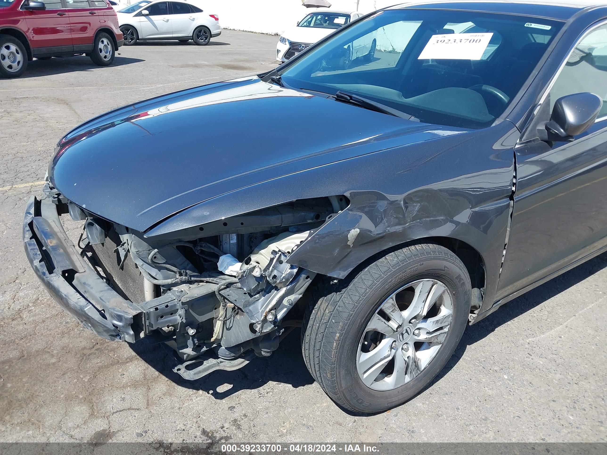 Photo 5 VIN: 1HGCP26488A080640 - HONDA ACCORD 