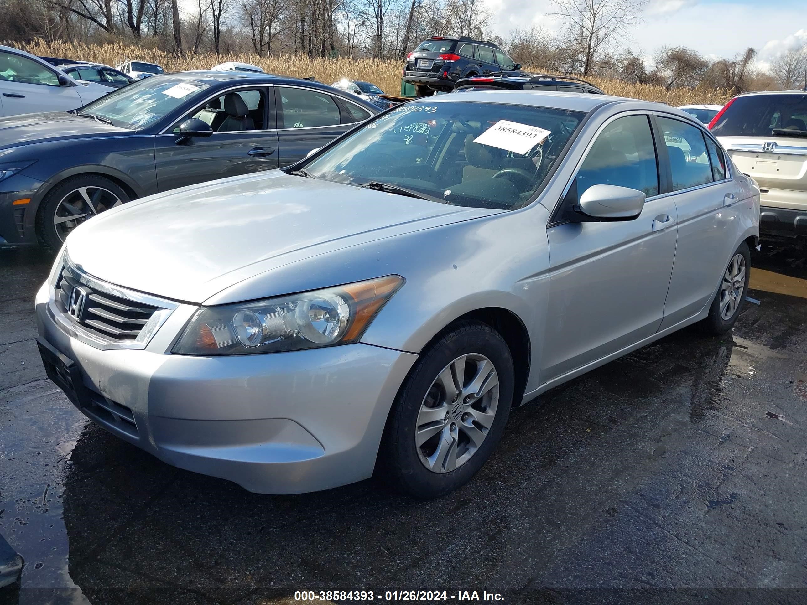 Photo 1 VIN: 1HGCP26488A147866 - HONDA ACCORD 