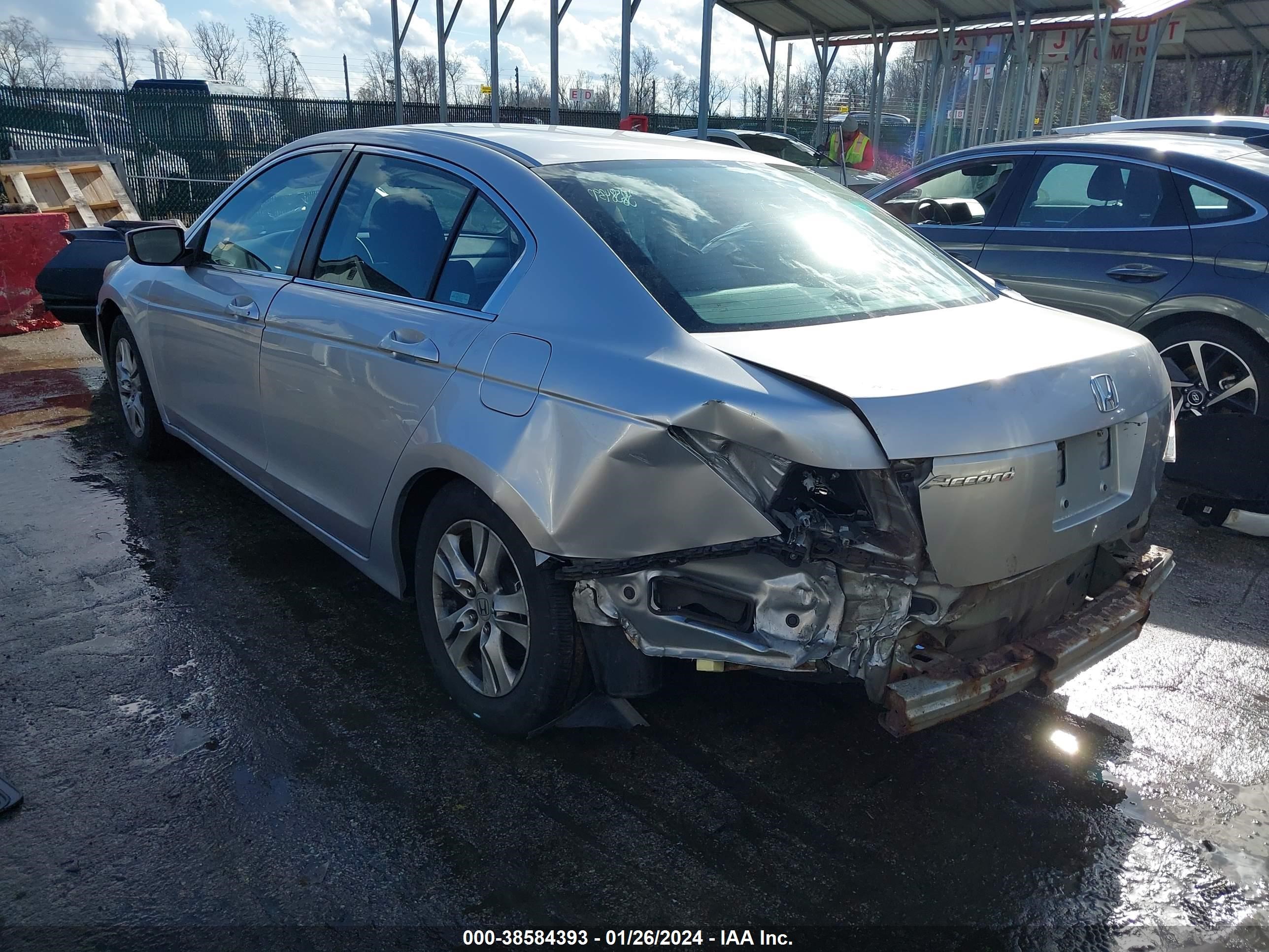 Photo 2 VIN: 1HGCP26488A147866 - HONDA ACCORD 