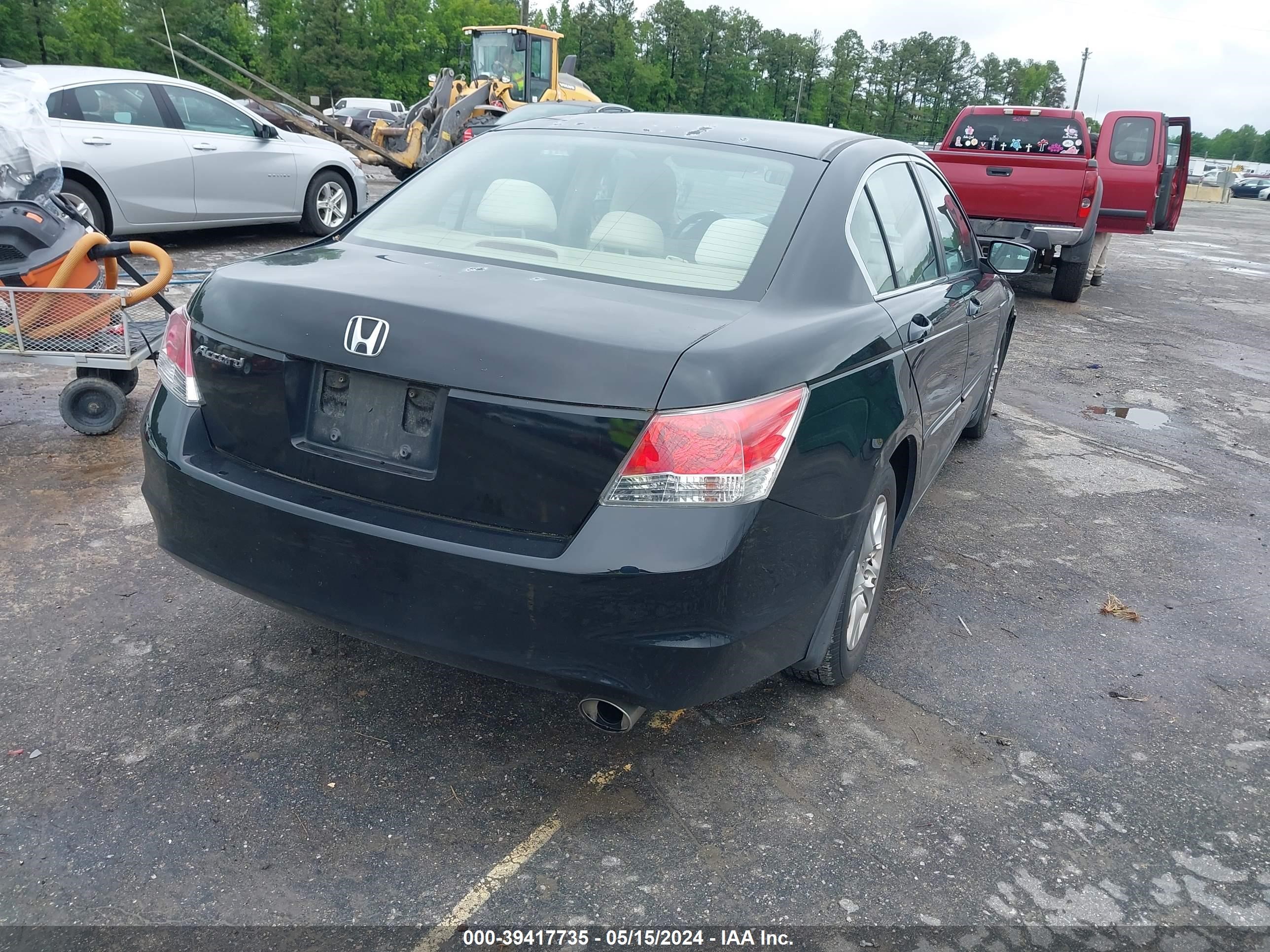 Photo 3 VIN: 1HGCP26498A115380 - HONDA ACCORD 