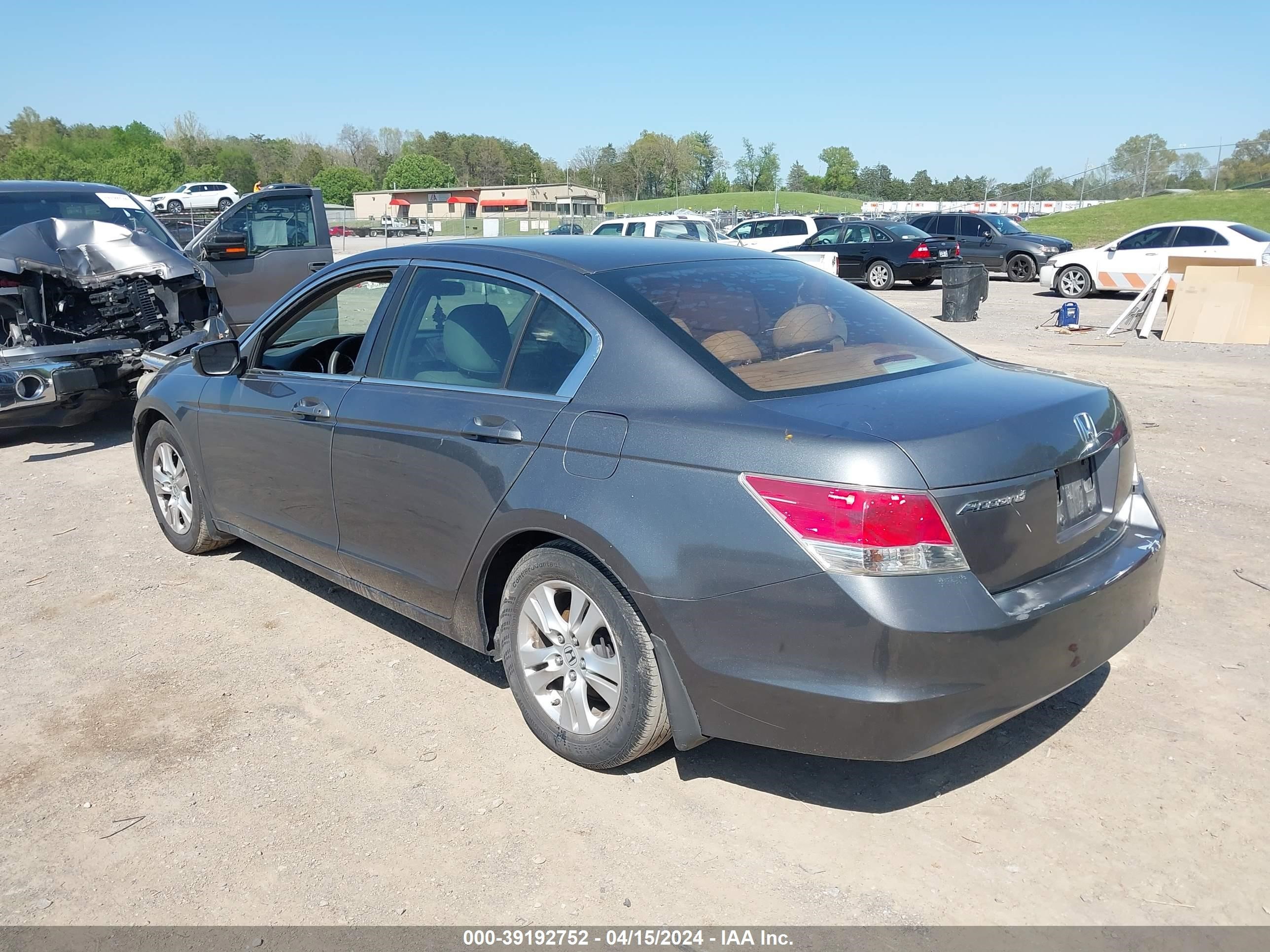 Photo 2 VIN: 1HGCP26499A098307 - HONDA ACCORD 