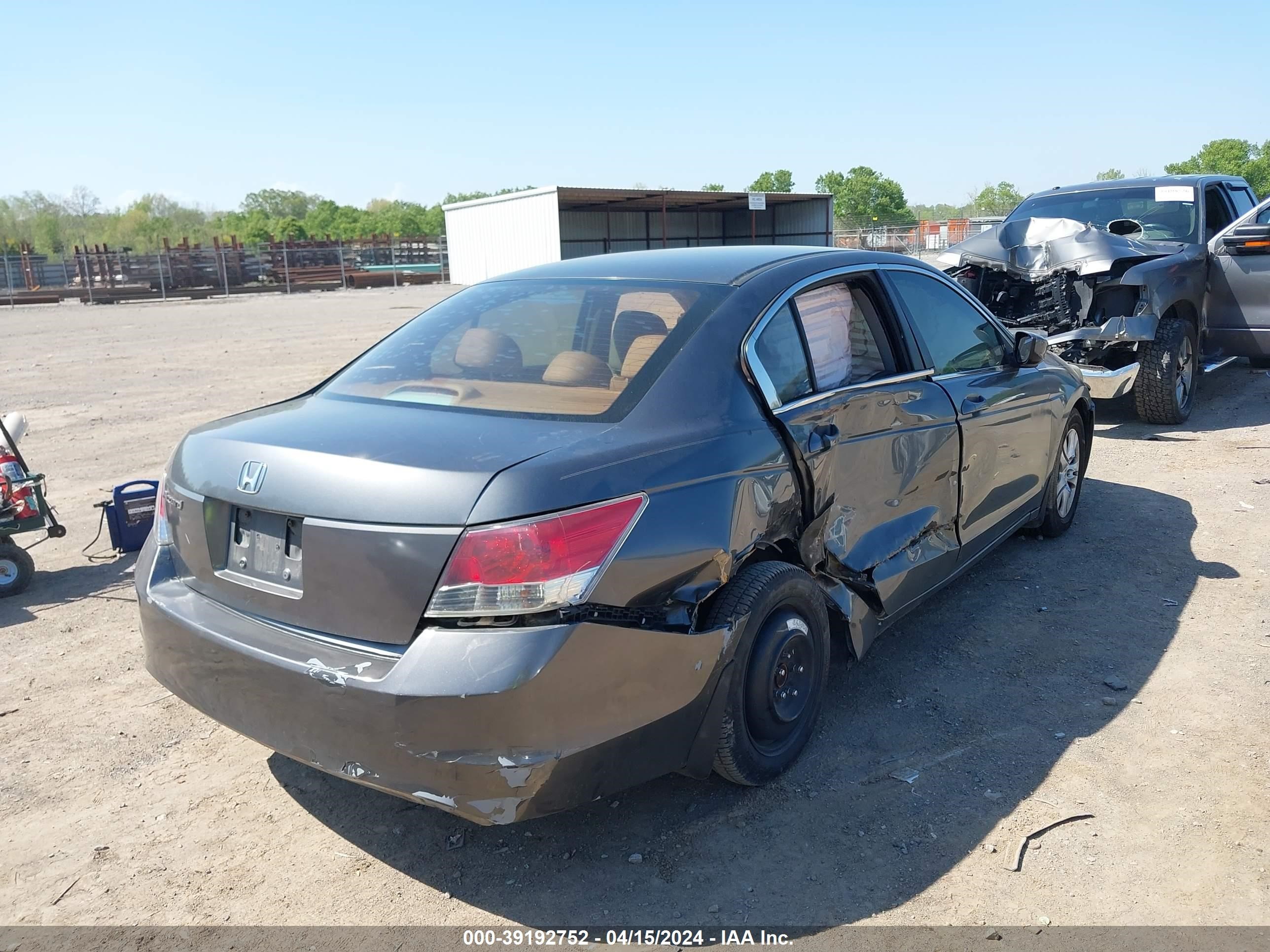 Photo 3 VIN: 1HGCP26499A098307 - HONDA ACCORD 