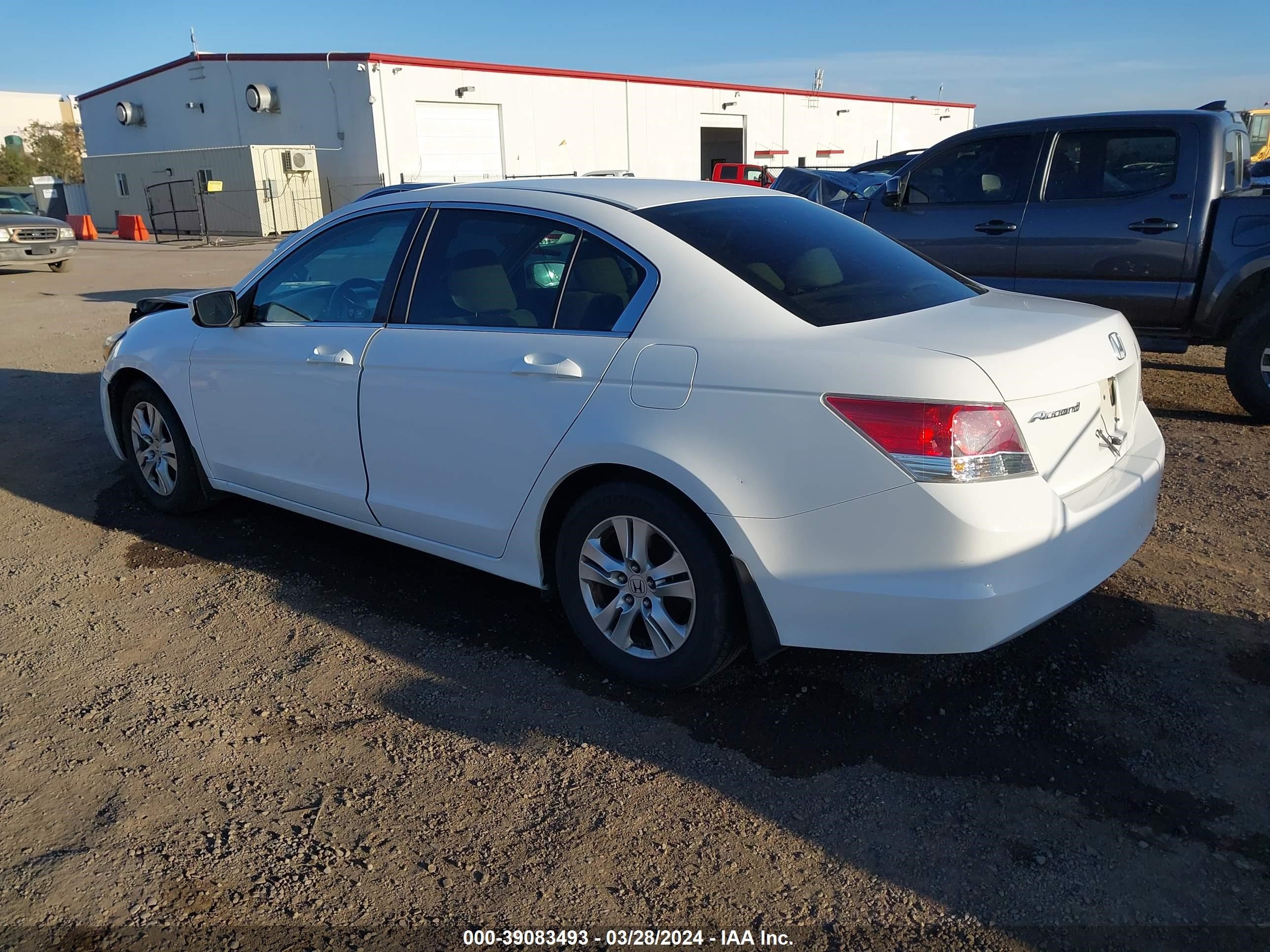 Photo 2 VIN: 1HGCP264X8A087329 - HONDA ACCORD 