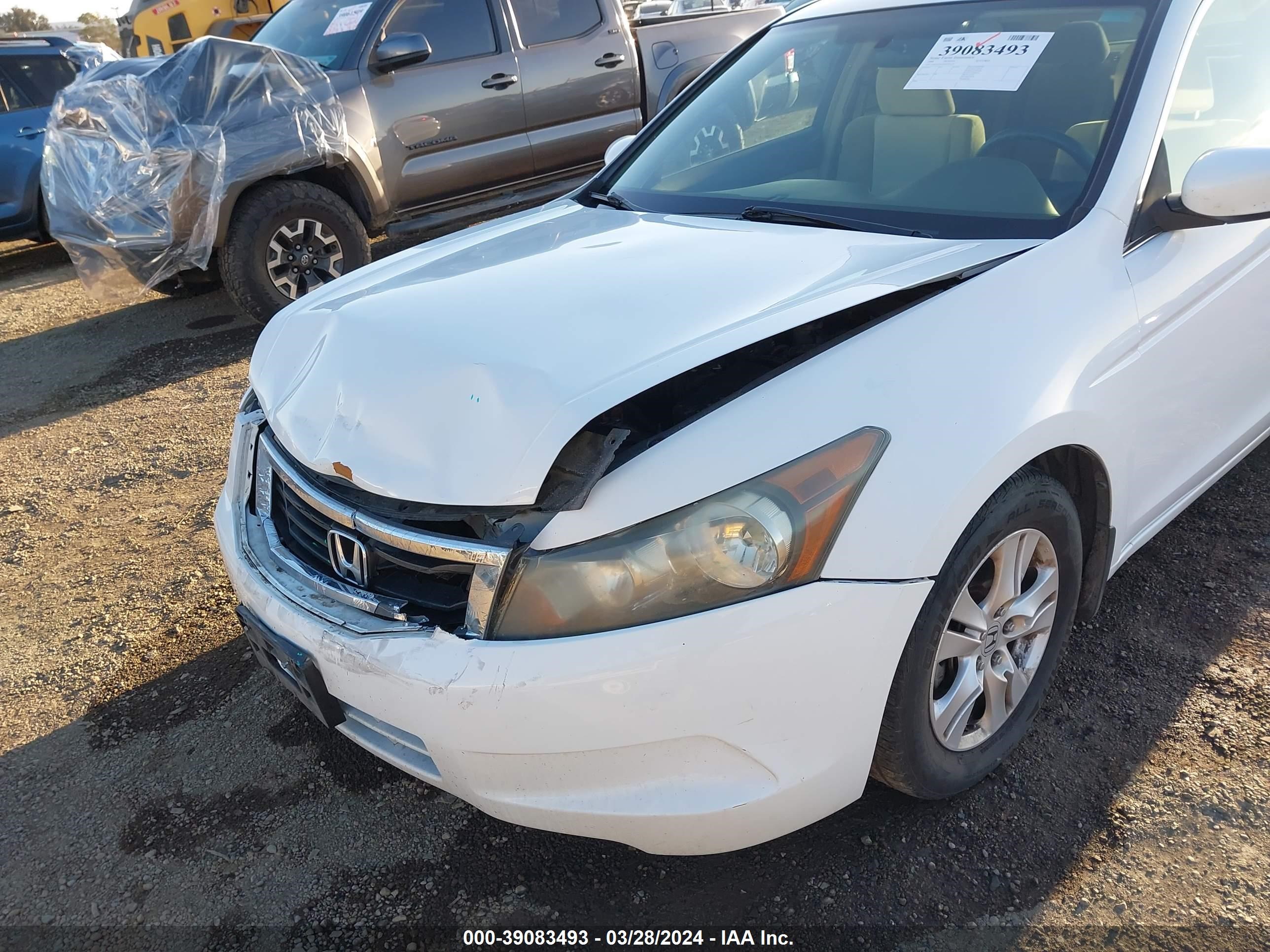 Photo 5 VIN: 1HGCP264X8A087329 - HONDA ACCORD 