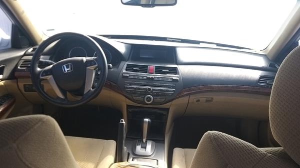 Photo 16 VIN: 1HGCP2658CA620800 - HONDA ACCORD 