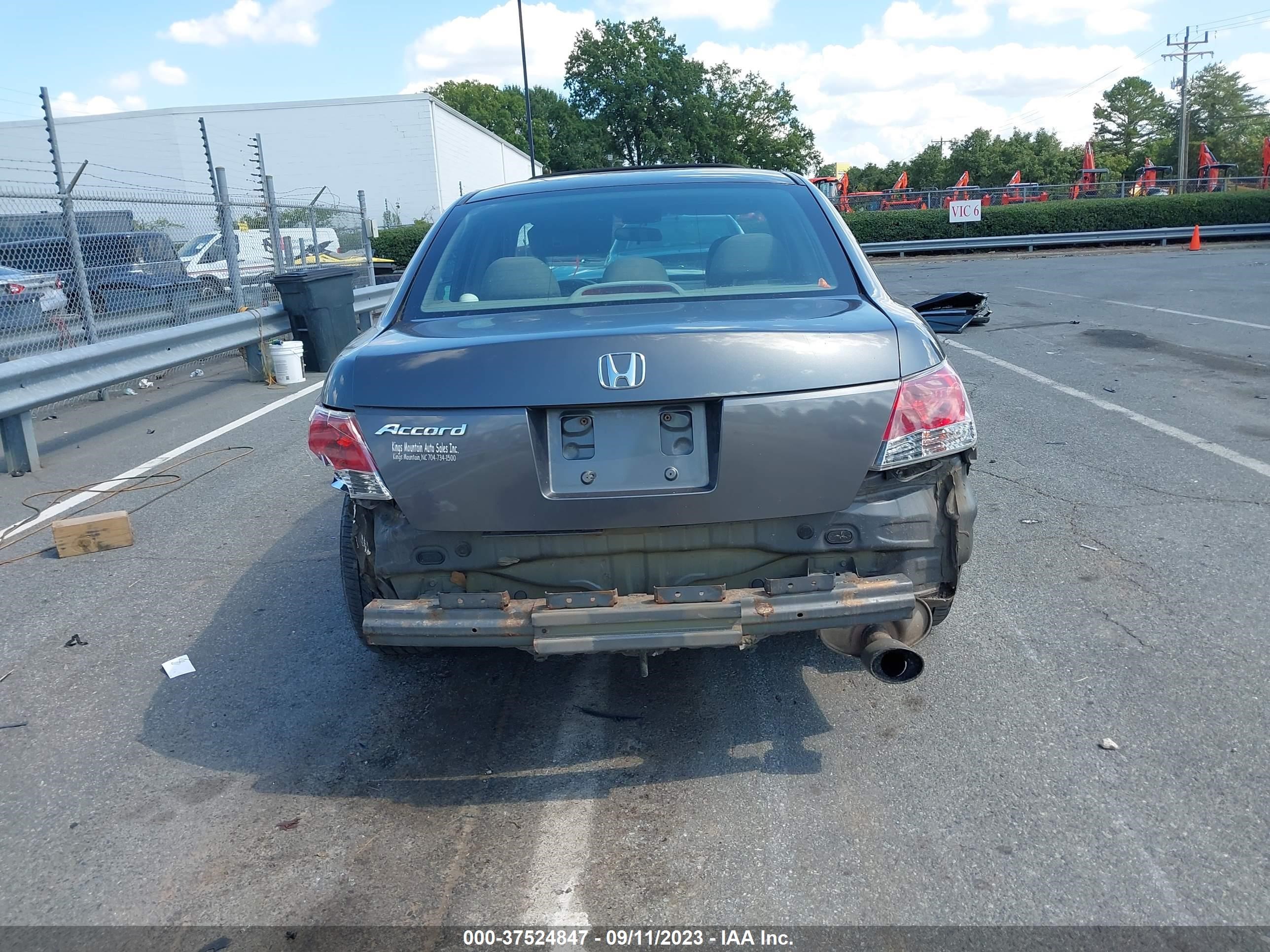 Photo 15 VIN: 1HGCP26708A057198 - HONDA ACCORD 