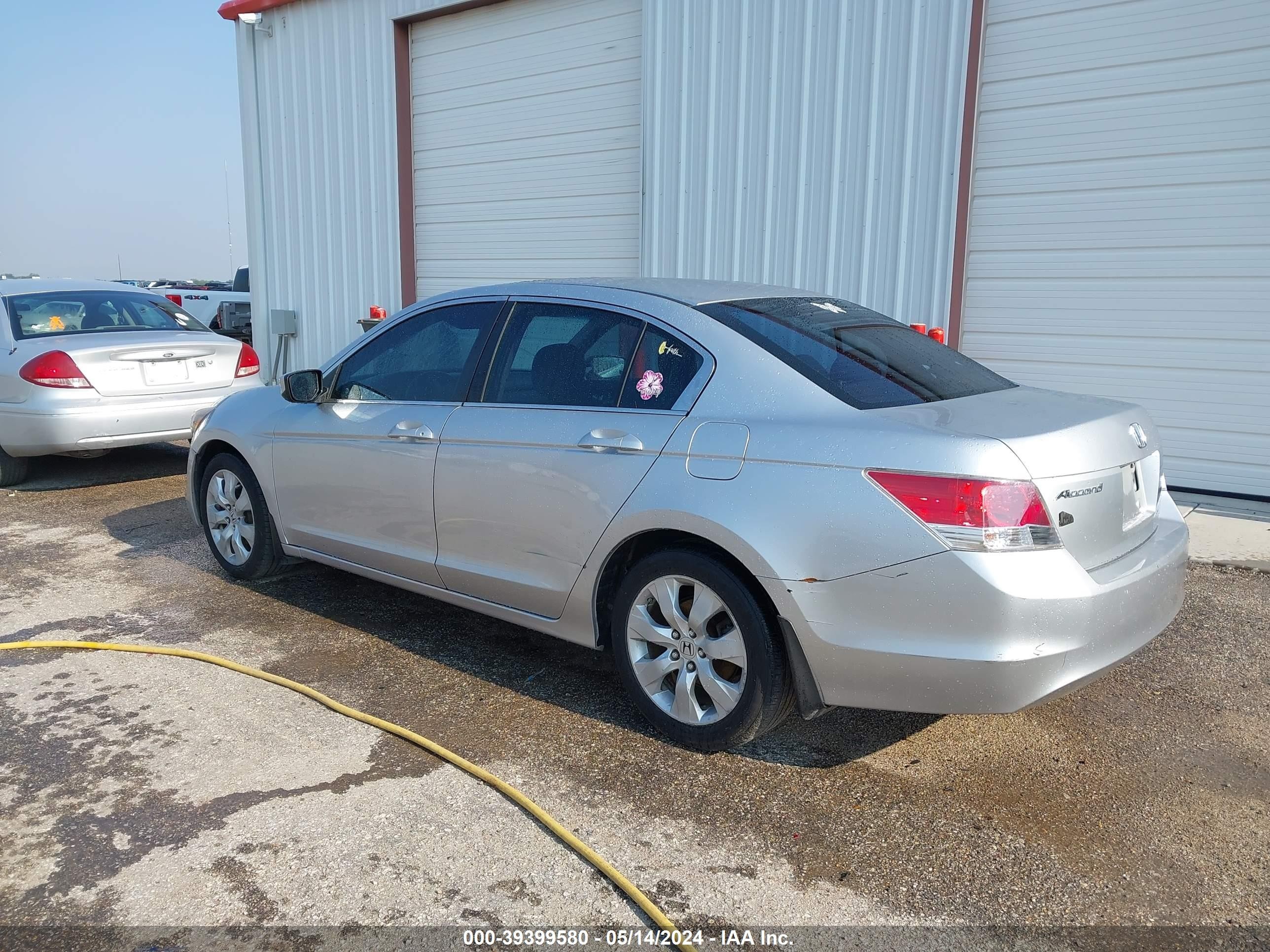 Photo 2 VIN: 1HGCP26709A165497 - HONDA ACCORD 