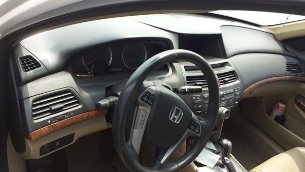 Photo 11 VIN: 1HGCP2670CA619500 - HONDA ACCORD 