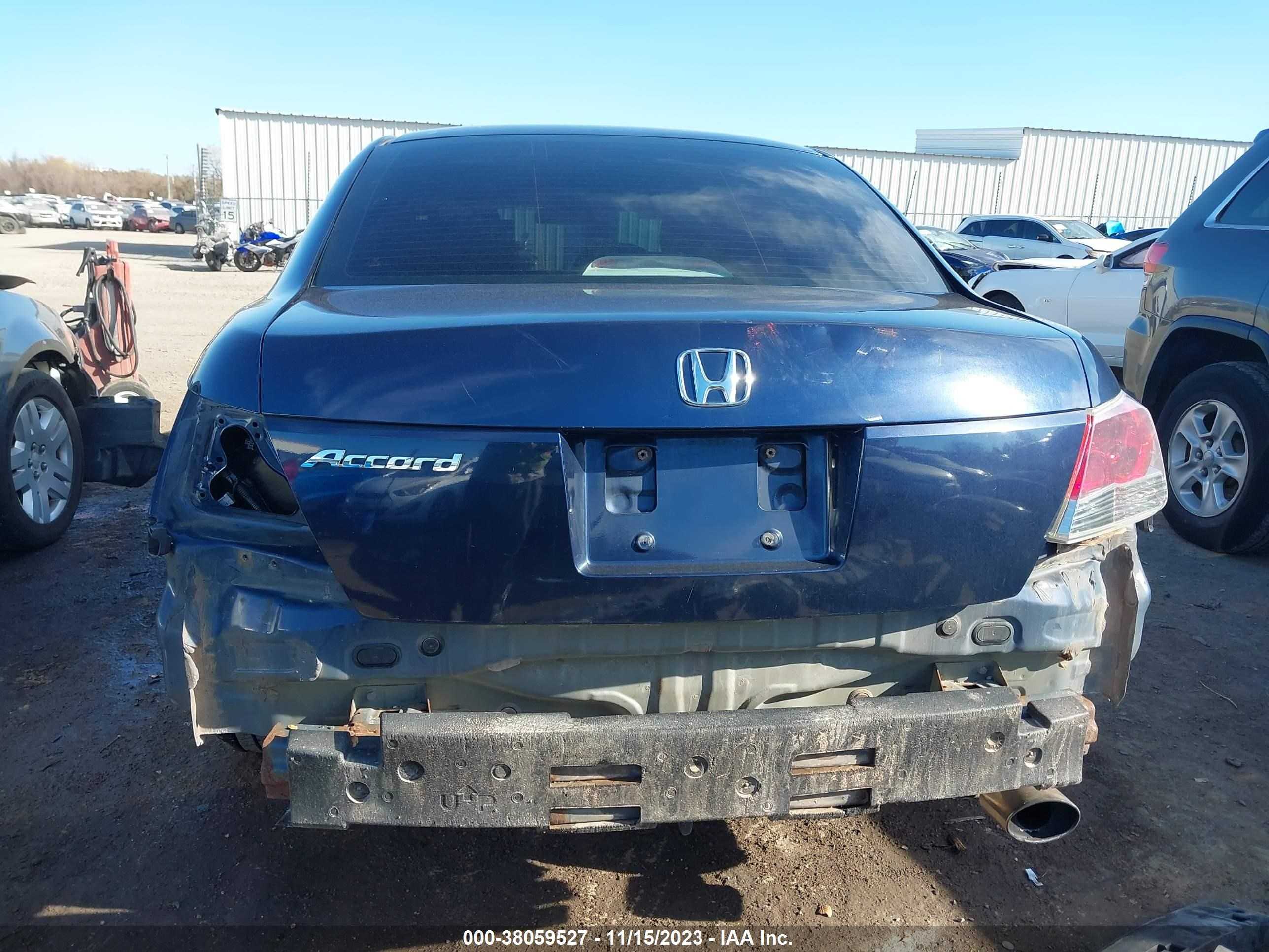 Photo 16 VIN: 1HGCP26718A029409 - HONDA ACCORD 