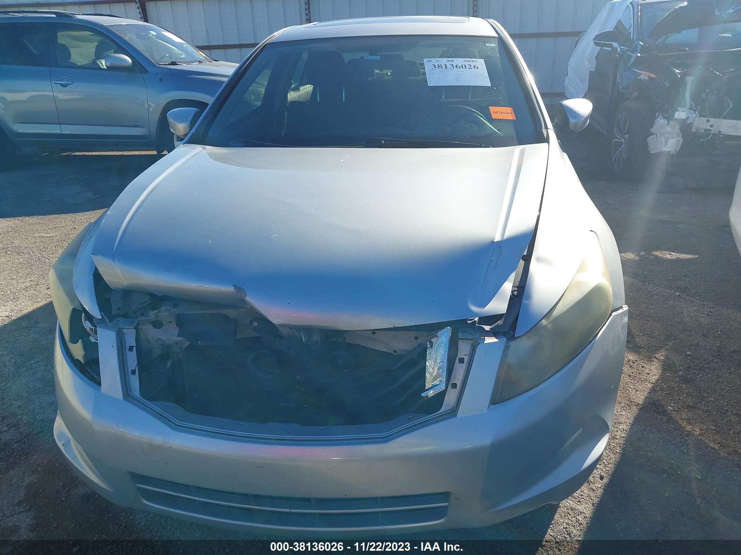 Photo 11 VIN: 1HGCP26718A127579 - HONDA ACCORD 