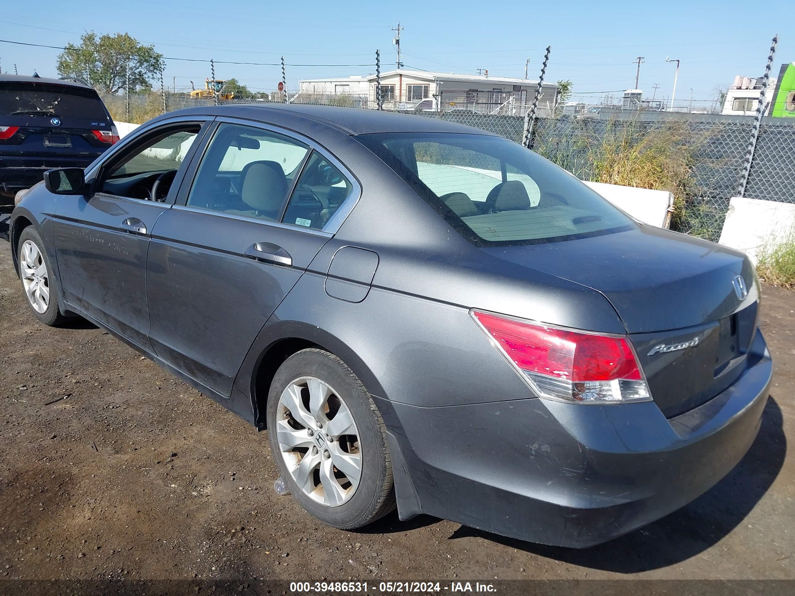 Photo 2 VIN: 1HGCP26719A123209 - HONDA ACCORD 