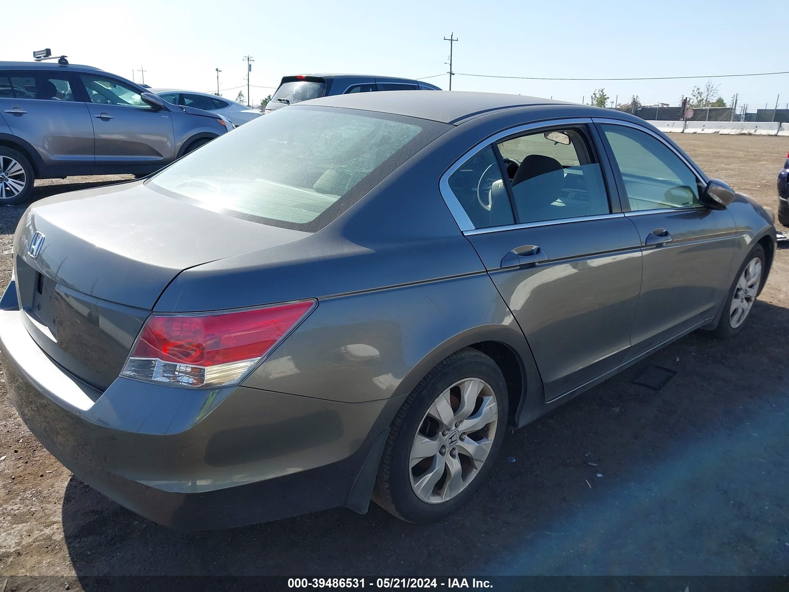 Photo 3 VIN: 1HGCP26719A123209 - HONDA ACCORD 