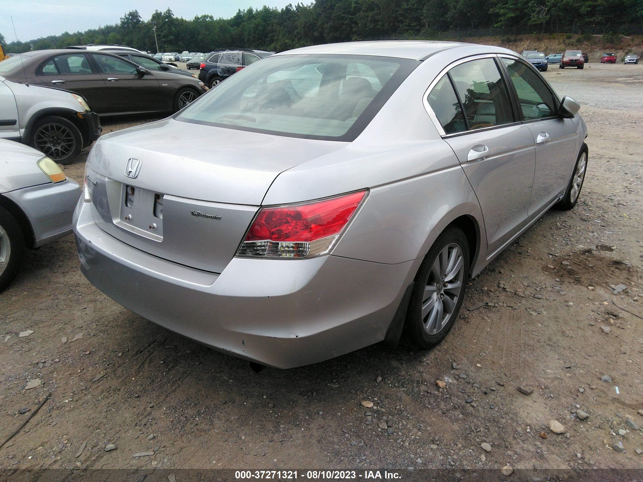 Photo 3 VIN: 1HGCP26728A058904 - HONDA ACCORD 