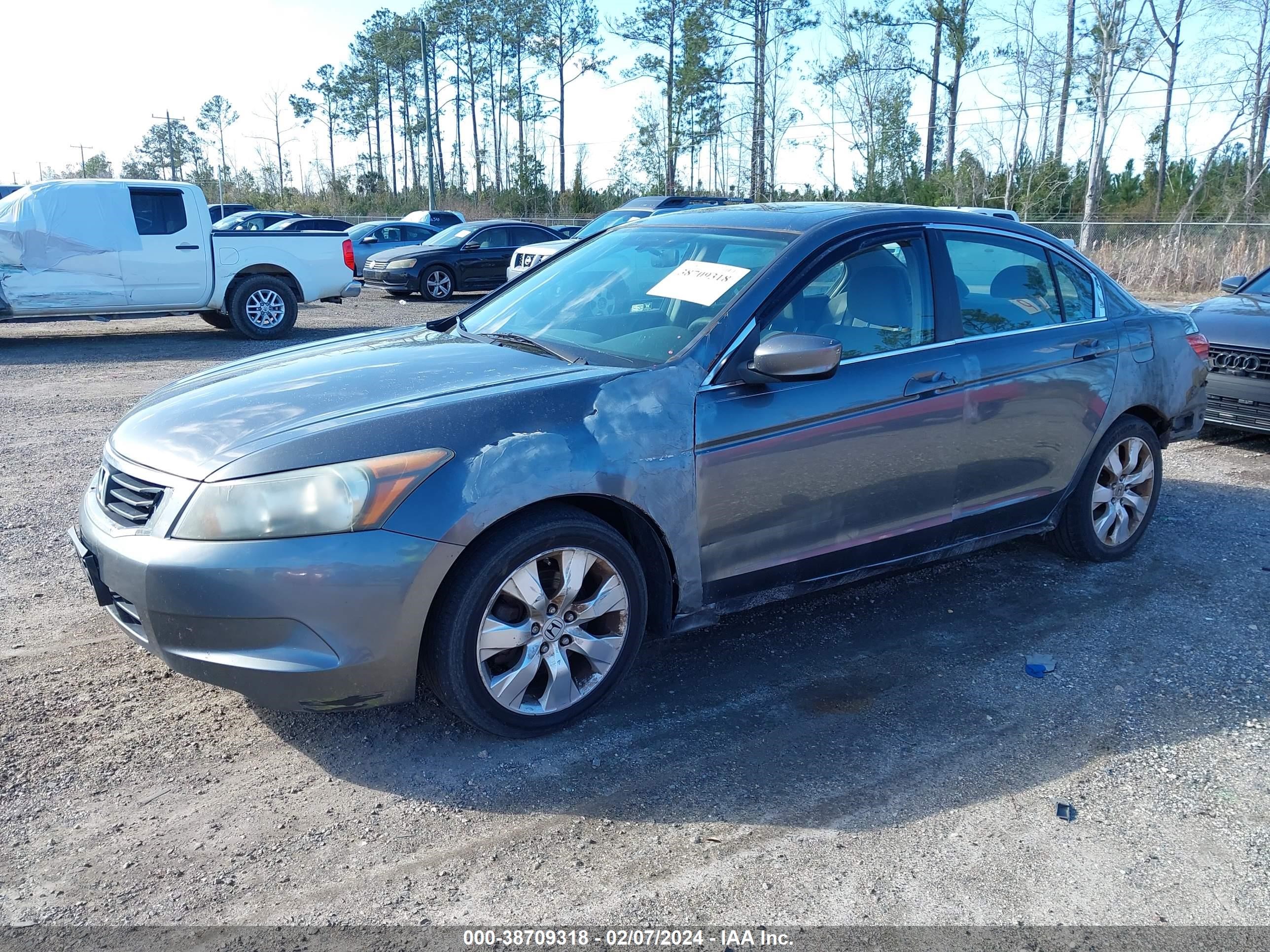 Photo 1 VIN: 1HGCP26728A165127 - HONDA ACCORD 