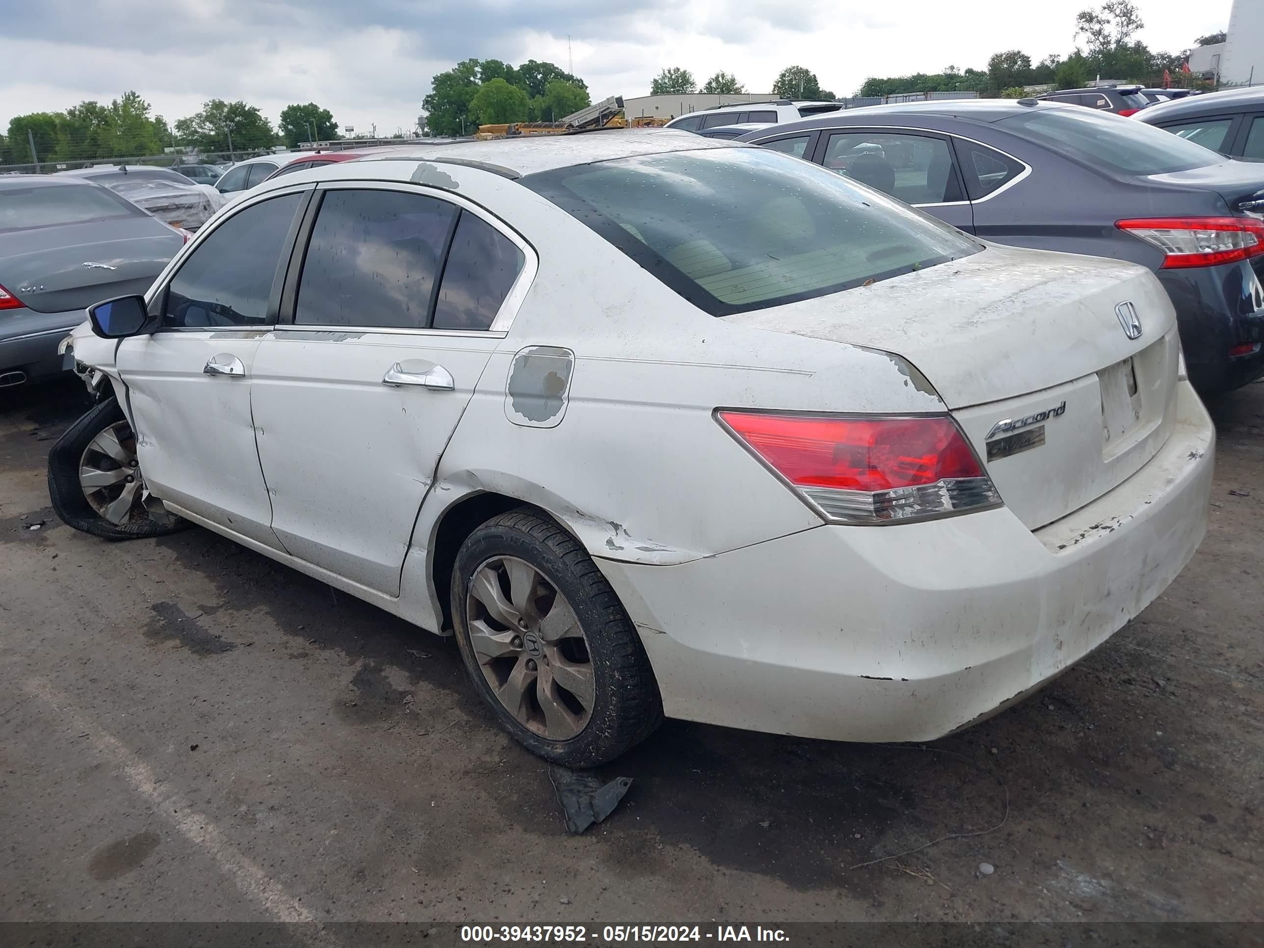 Photo 2 VIN: 1HGCP26729A021885 - HONDA ACCORD 