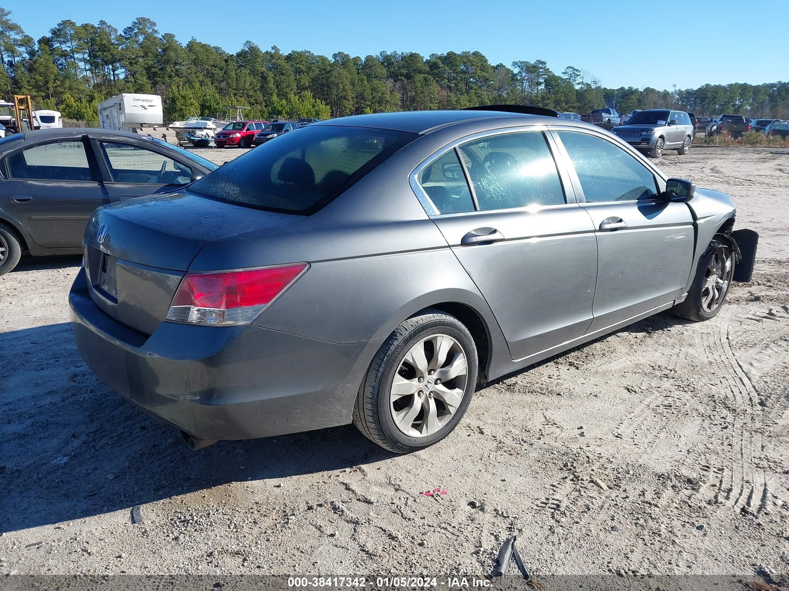 Photo 3 VIN: 1HGCP26729A099048 - HONDA ACCORD 