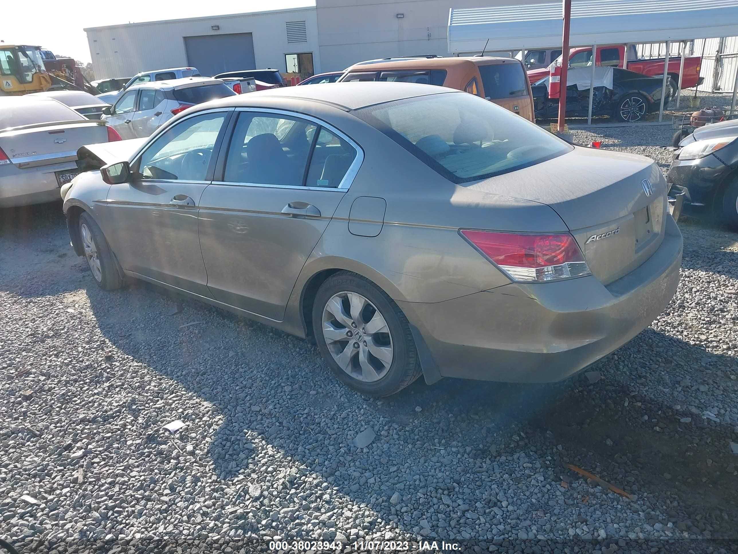 Photo 2 VIN: 1HGCP26729A139659 - HONDA ACCORD 