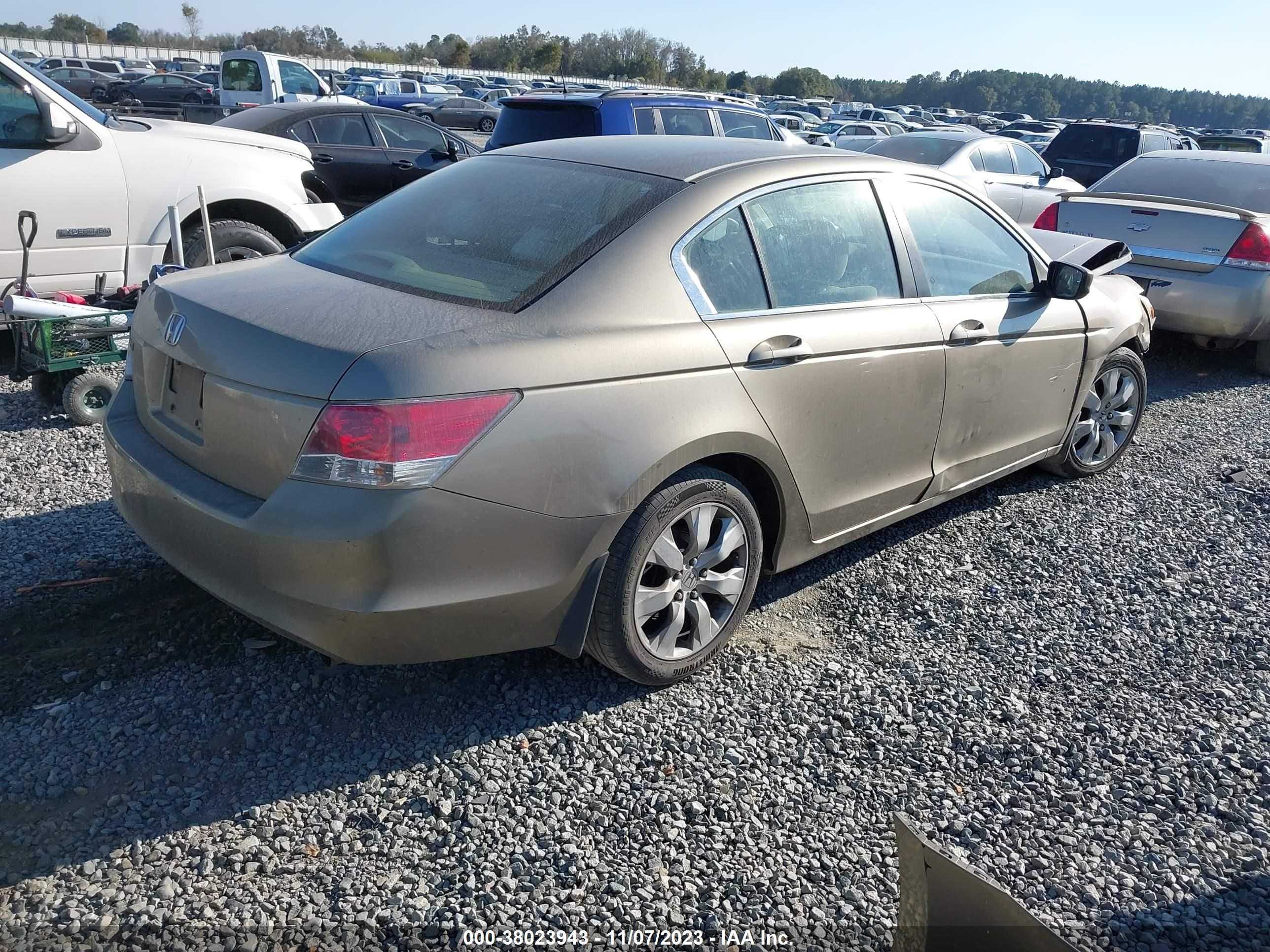 Photo 3 VIN: 1HGCP26729A139659 - HONDA ACCORD 