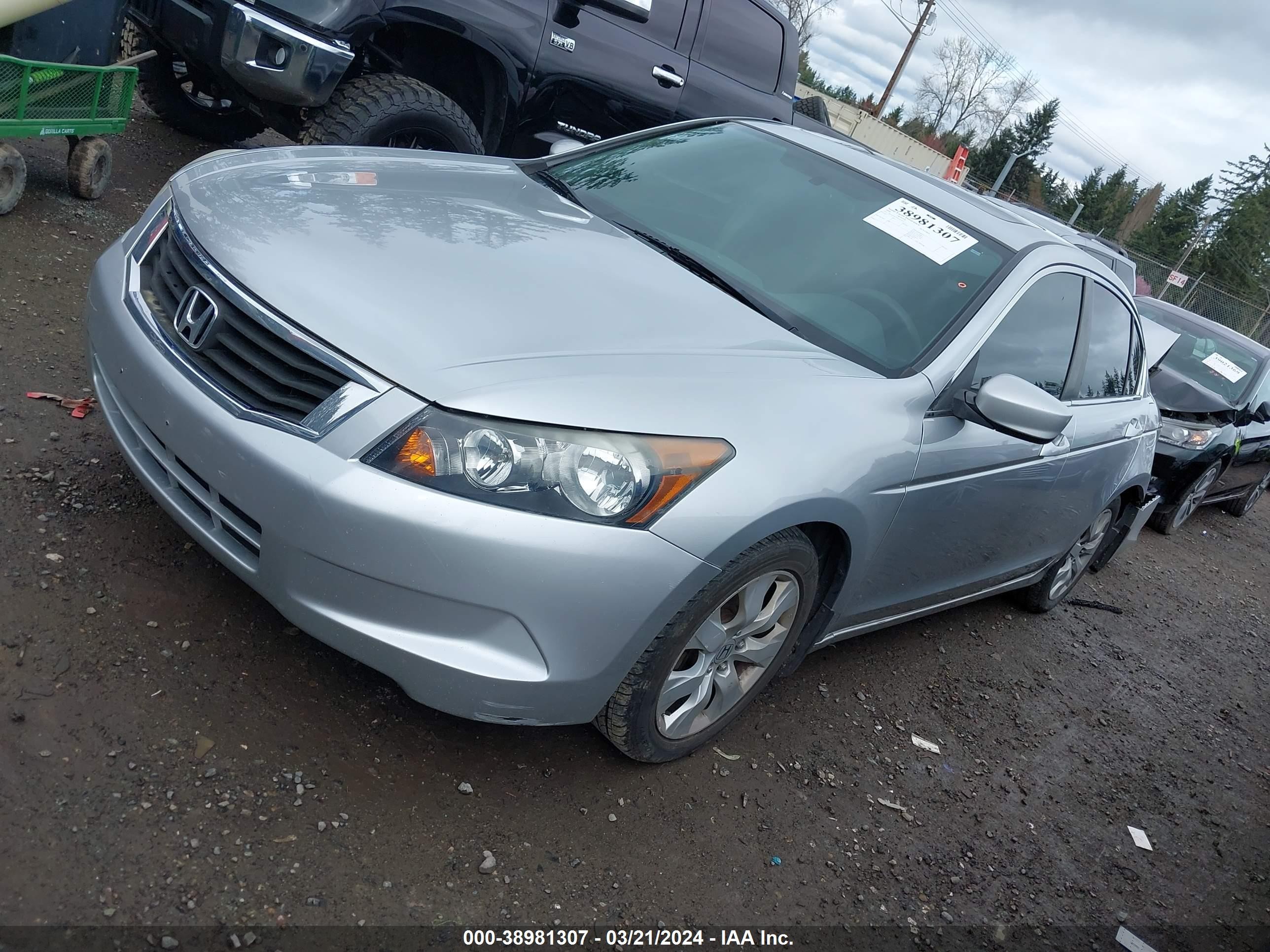 Photo 1 VIN: 1HGCP26729A161077 - HONDA ACCORD 