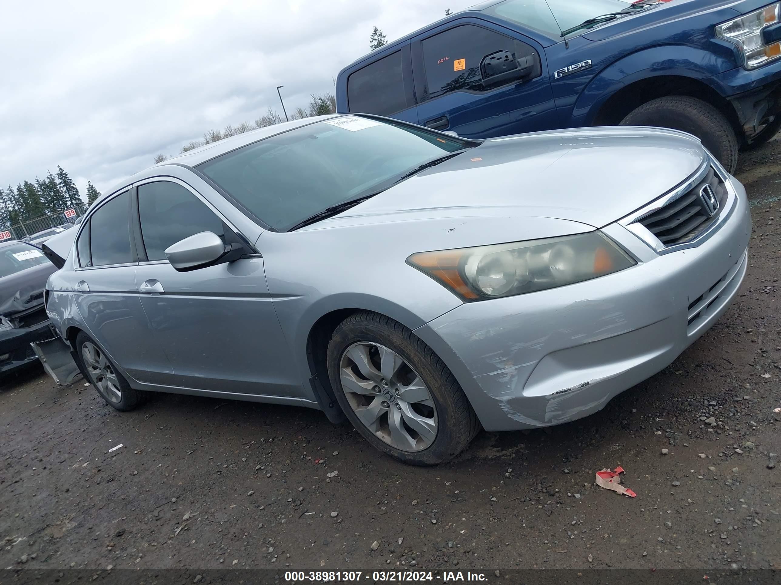 Photo 13 VIN: 1HGCP26729A161077 - HONDA ACCORD 