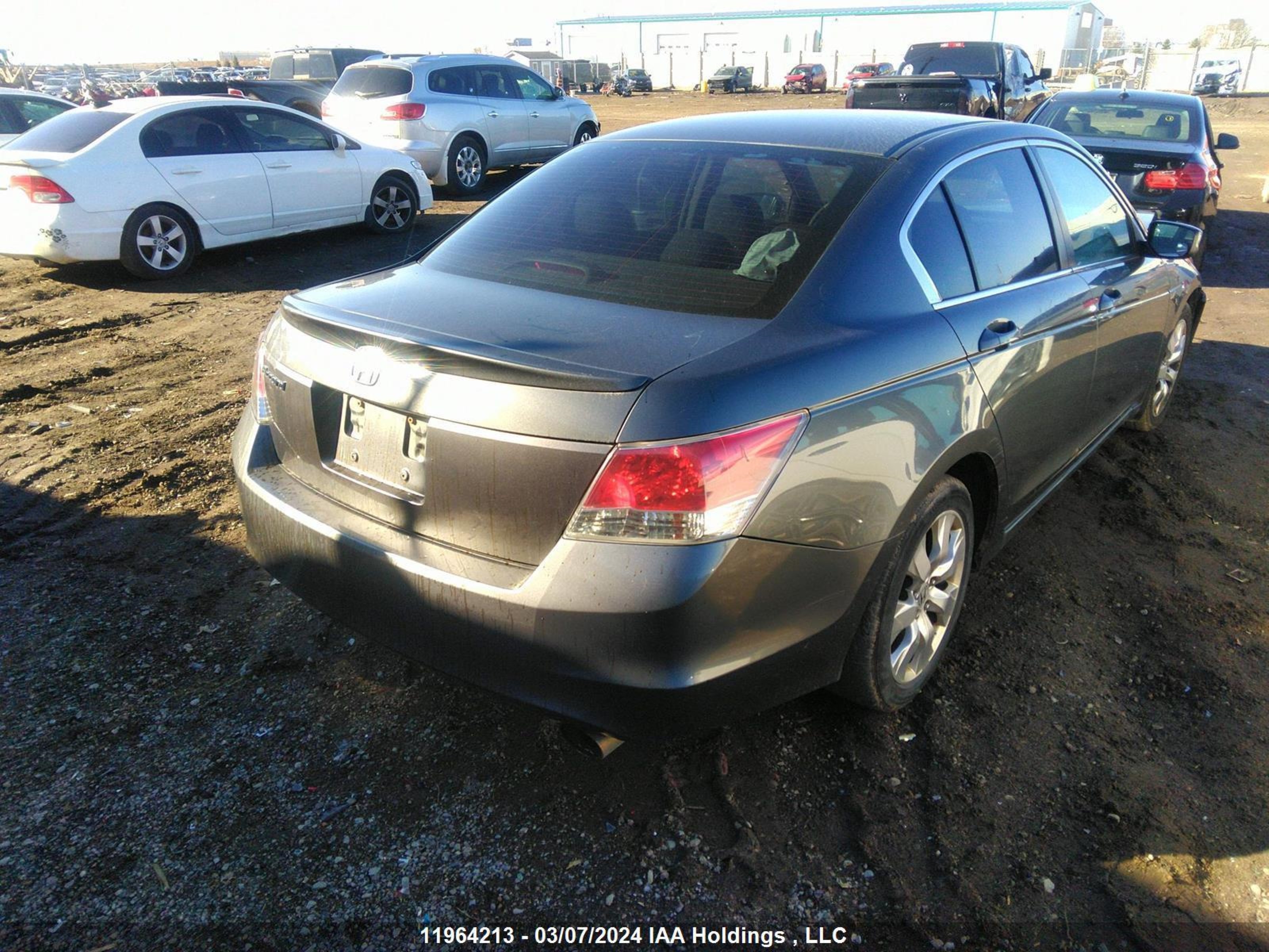 Photo 3 VIN: 1HGCP26738A807631 - HONDA ACCORD 