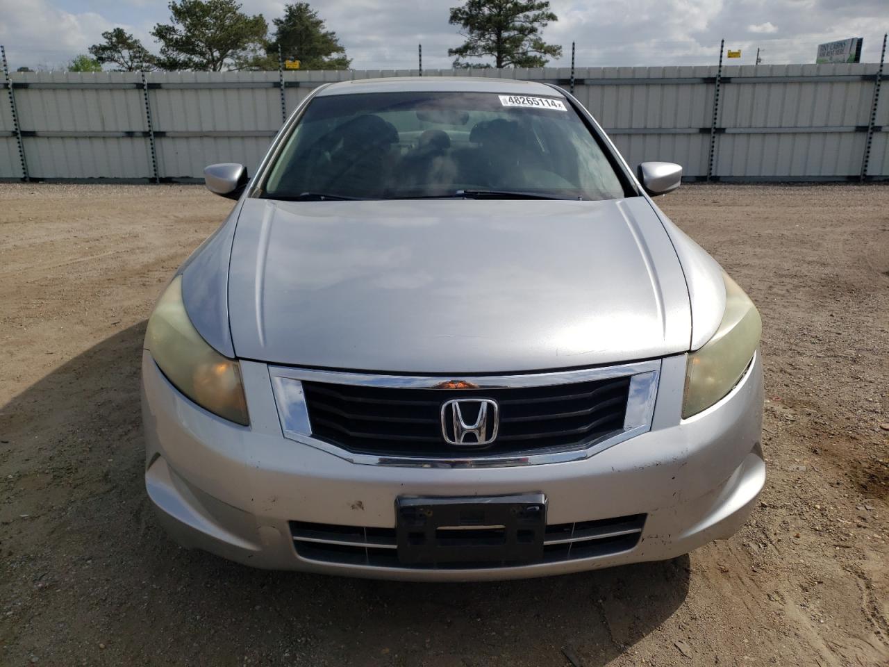 Photo 4 VIN: 1HGCP26748A127611 - HONDA ACCORD 