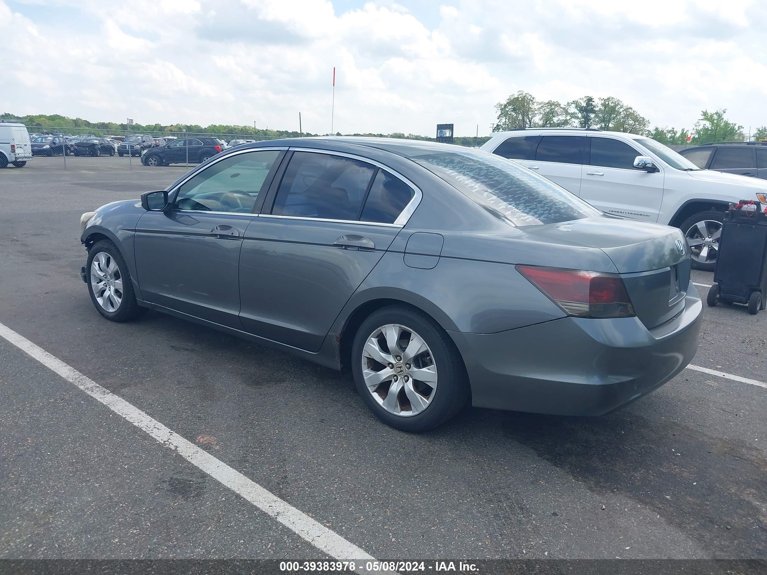 Photo 2 VIN: 1HGCP26749A158228 - HONDA ACCORD 