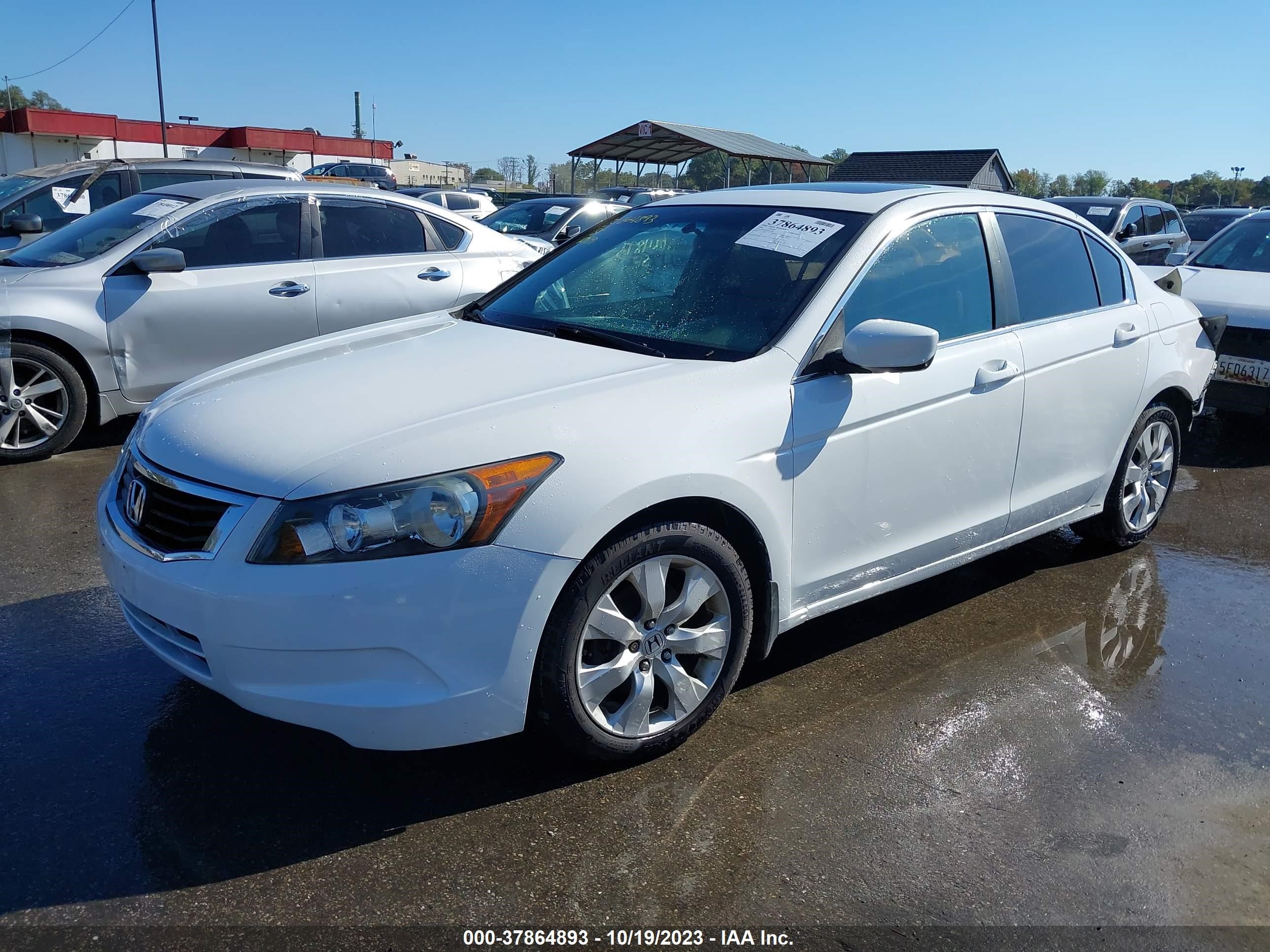 Photo 1 VIN: 1HGCP26758A026982 - HONDA ACCORD 