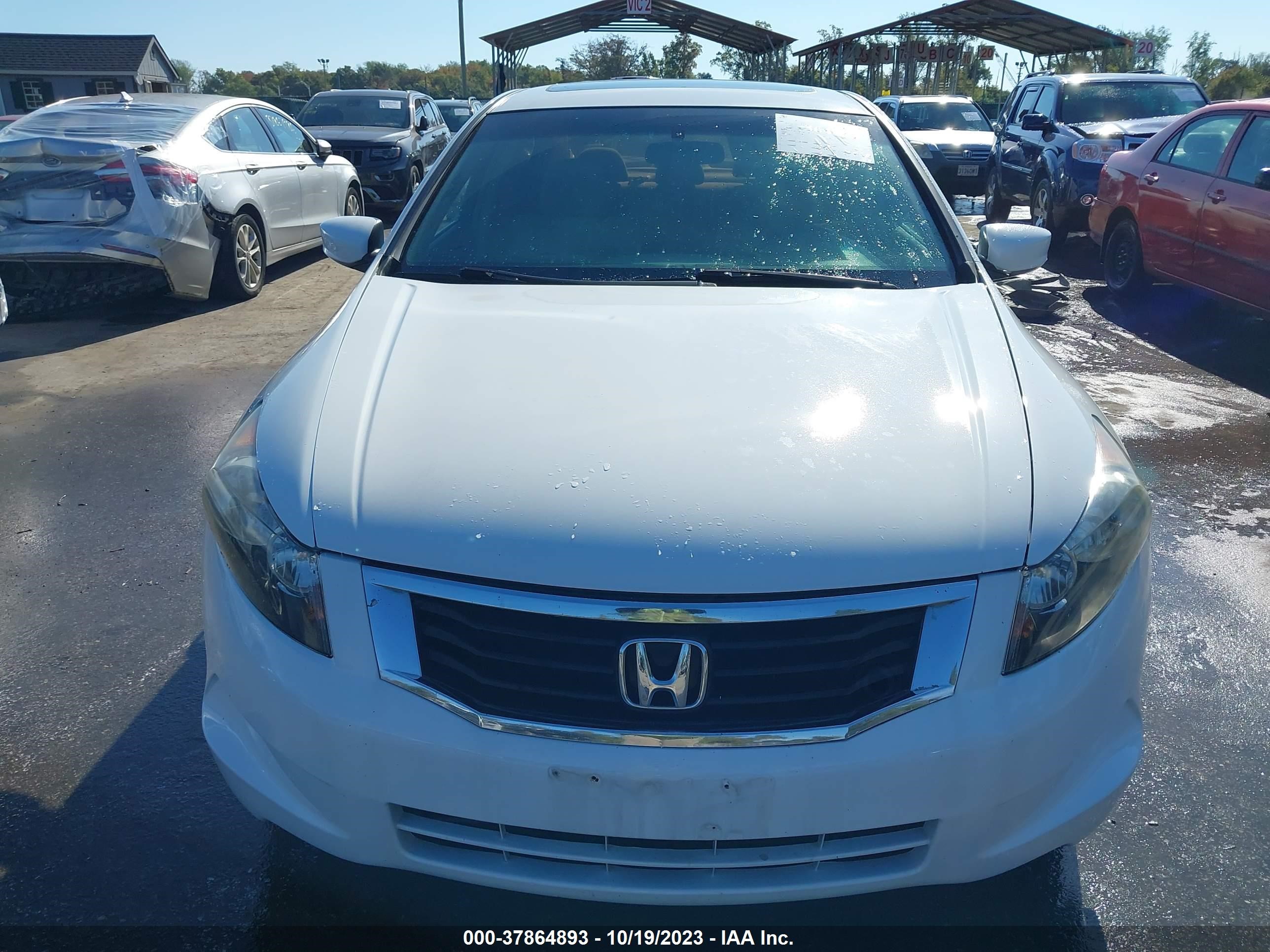 Photo 11 VIN: 1HGCP26758A026982 - HONDA ACCORD 