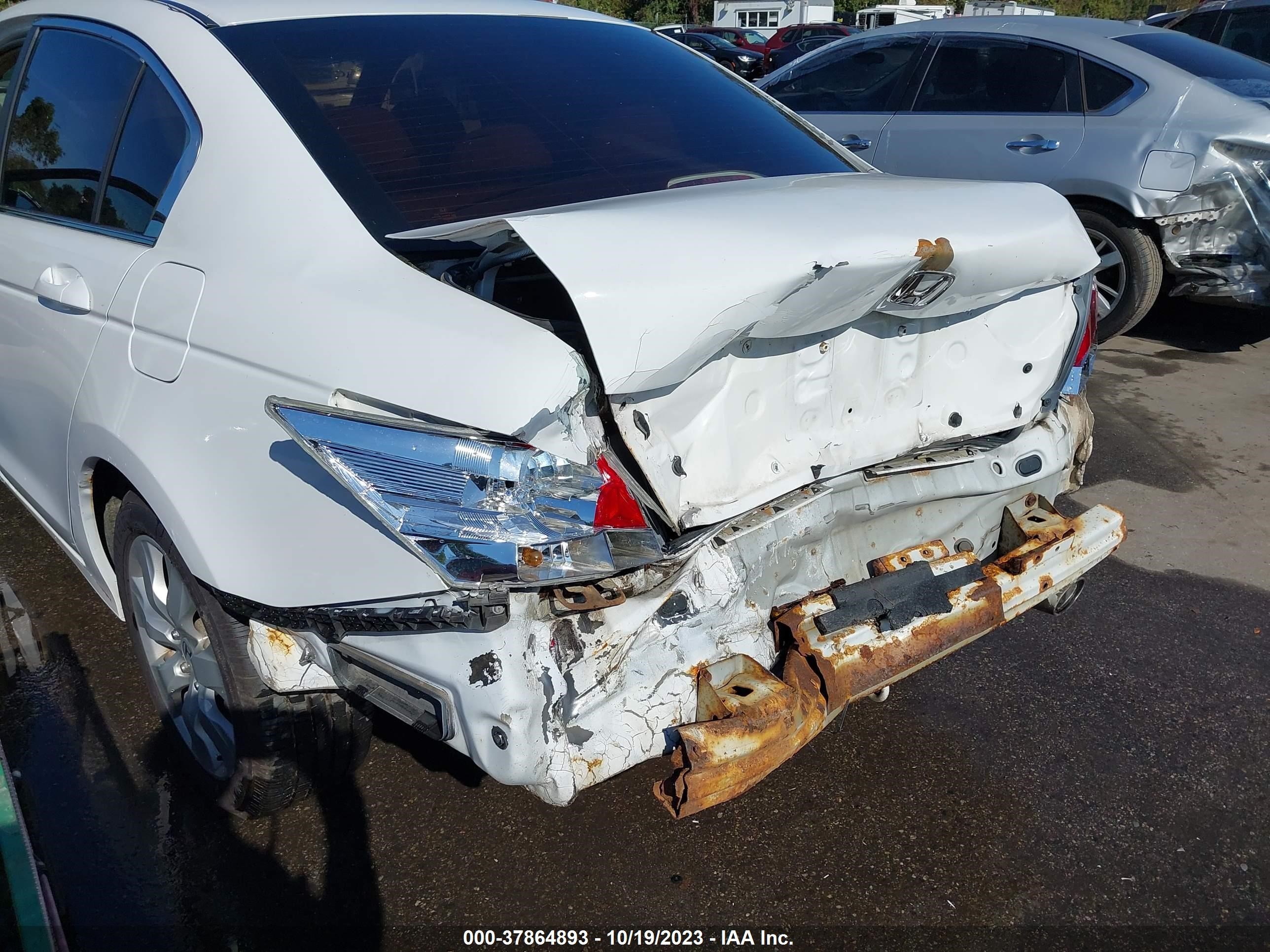 Photo 5 VIN: 1HGCP26758A026982 - HONDA ACCORD 