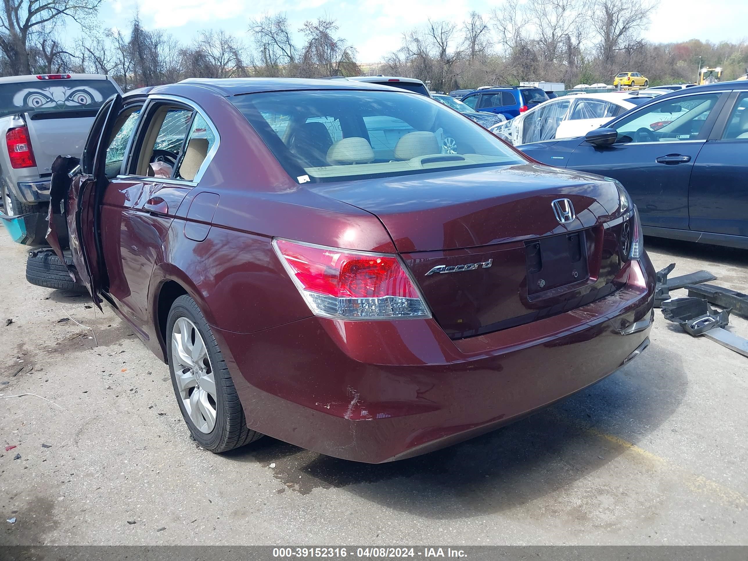 Photo 2 VIN: 1HGCP26758A119162 - HONDA ACCORD 