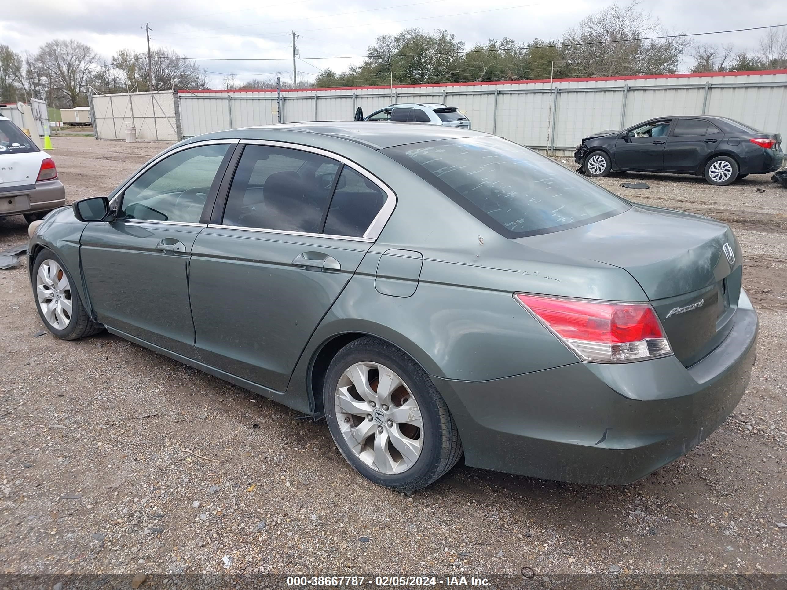 Photo 2 VIN: 1HGCP26759A038423 - HONDA ACCORD 