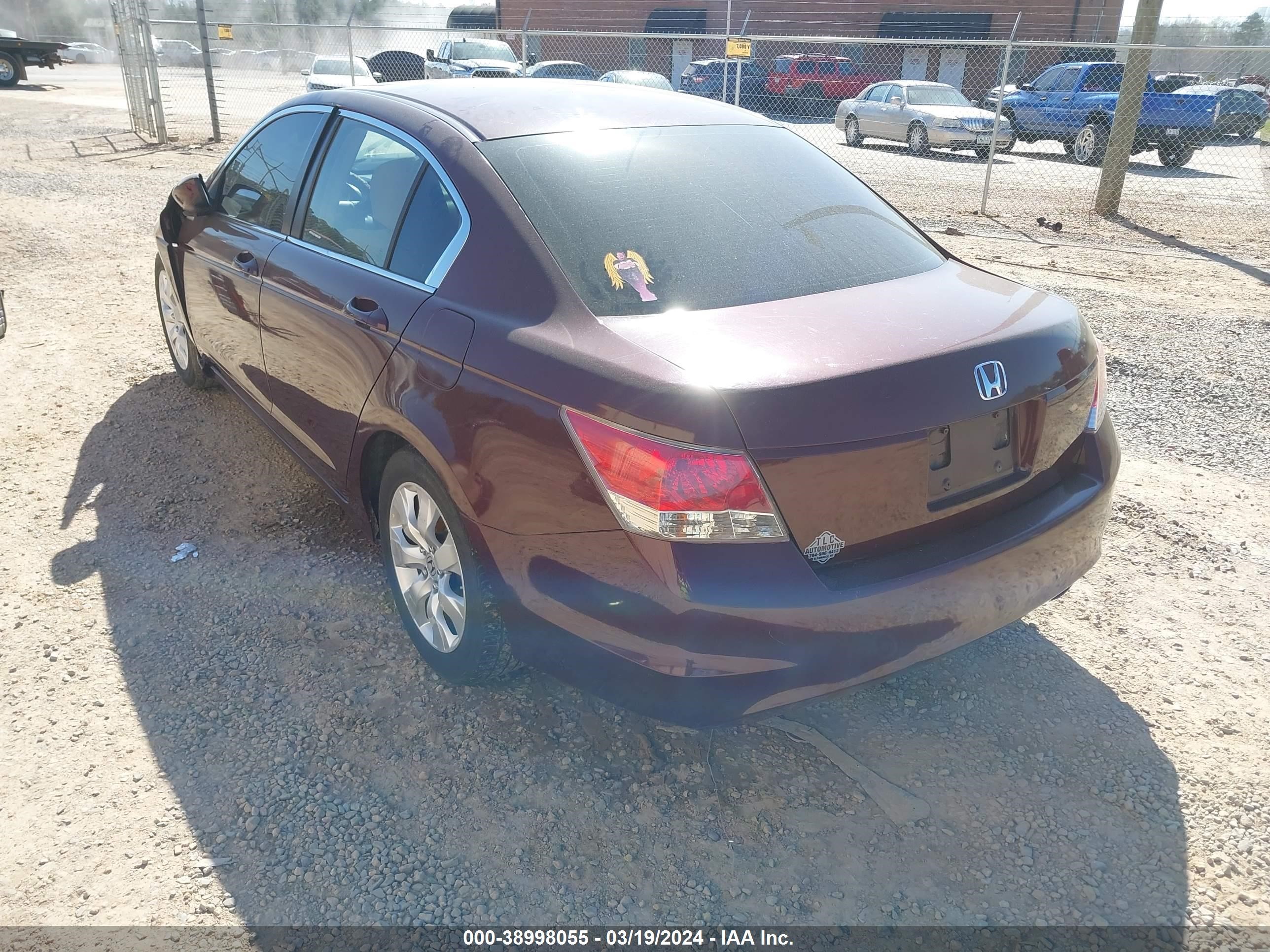 Photo 2 VIN: 1HGCP26768A135550 - HONDA ACCORD 