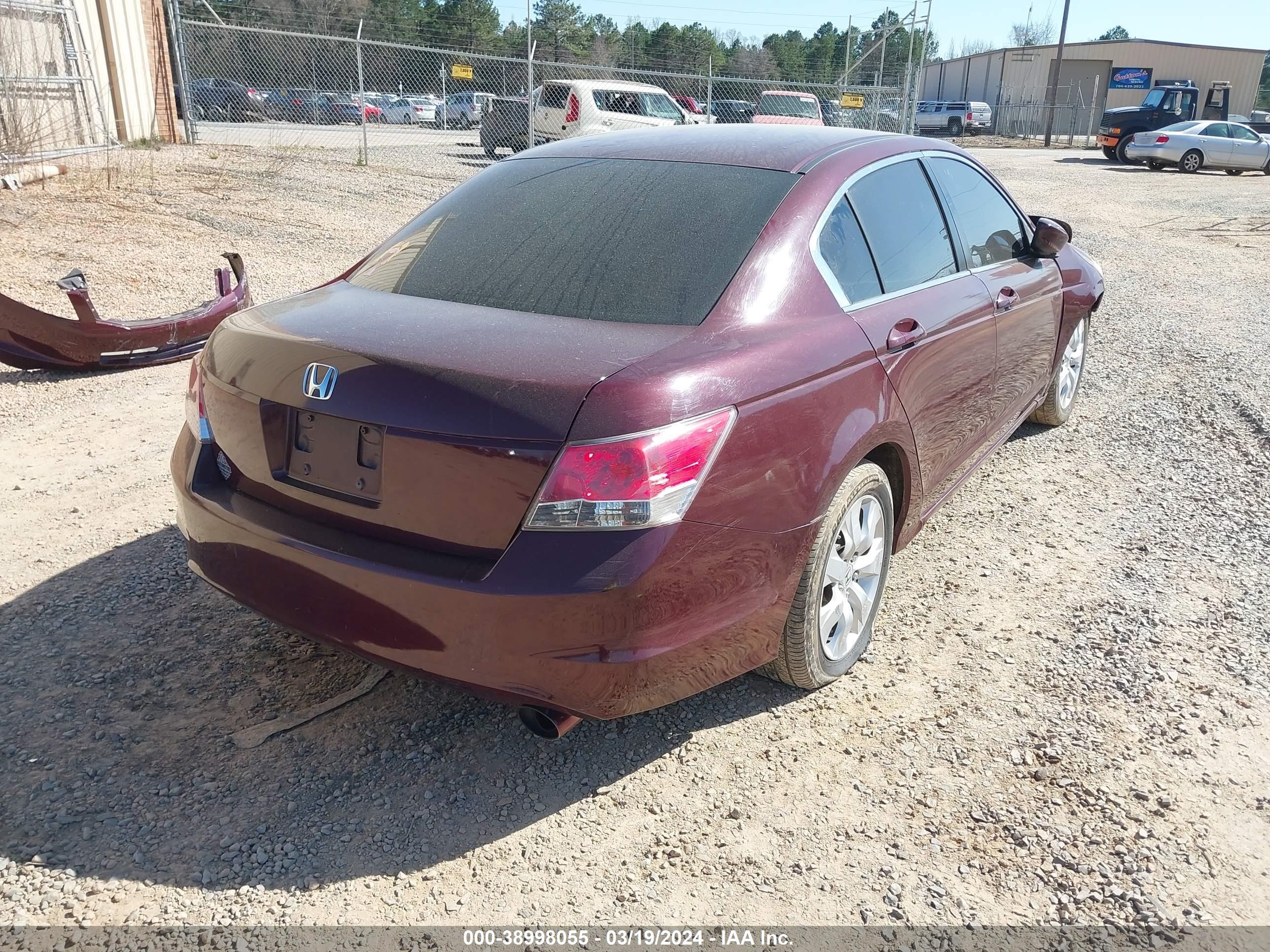 Photo 3 VIN: 1HGCP26768A135550 - HONDA ACCORD 