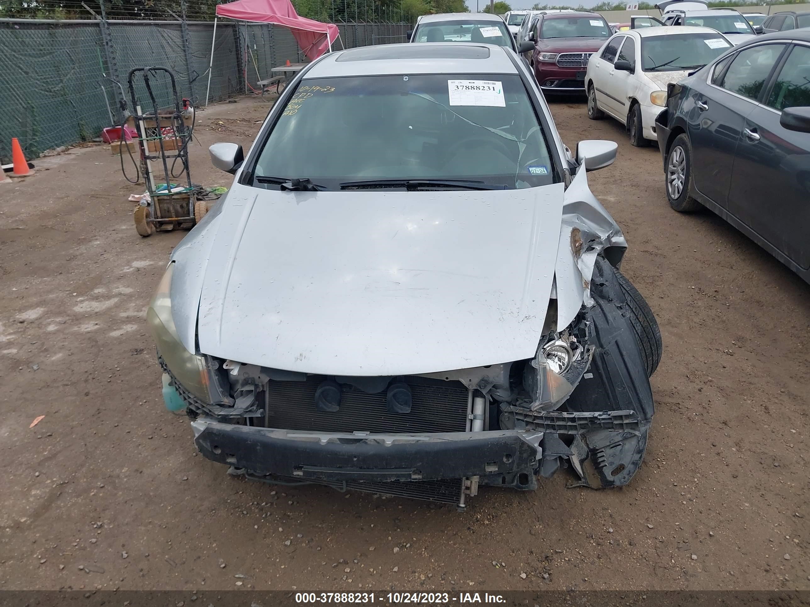 Photo 12 VIN: 1HGCP26769A074797 - HONDA ACCORD 