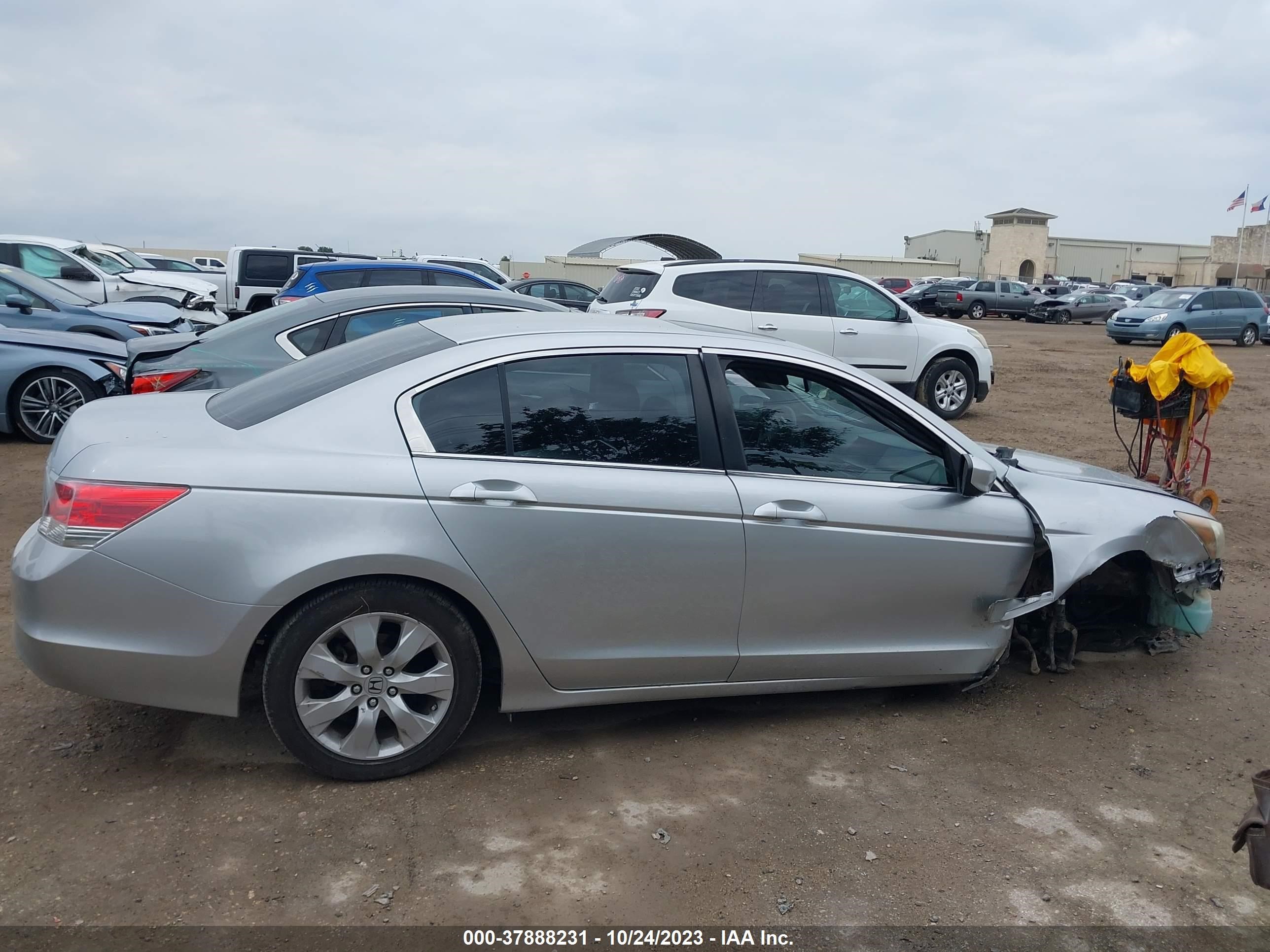 Photo 13 VIN: 1HGCP26769A074797 - HONDA ACCORD 