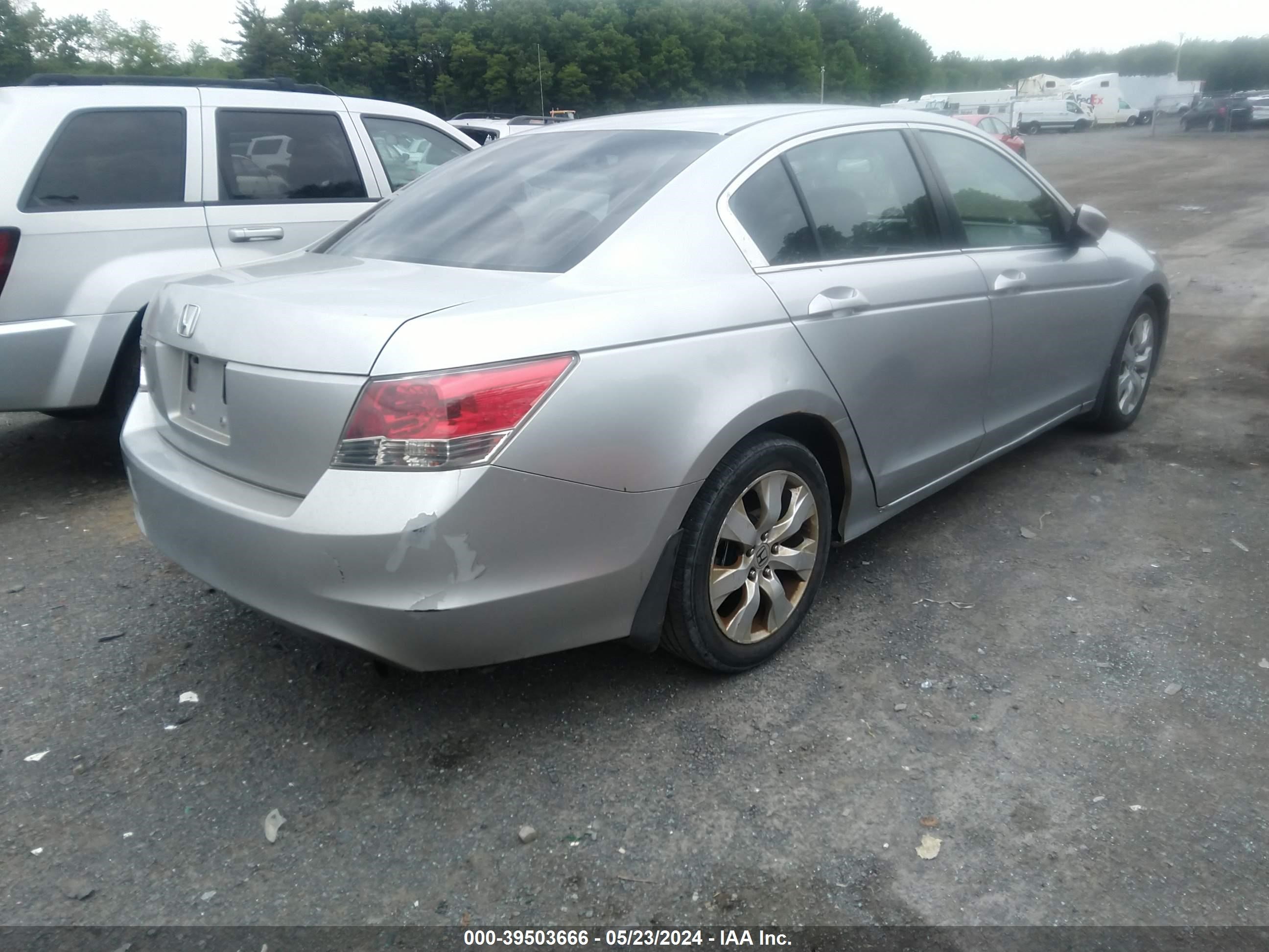 Photo 3 VIN: 1HGCP26778A045081 - HONDA ACCORD 