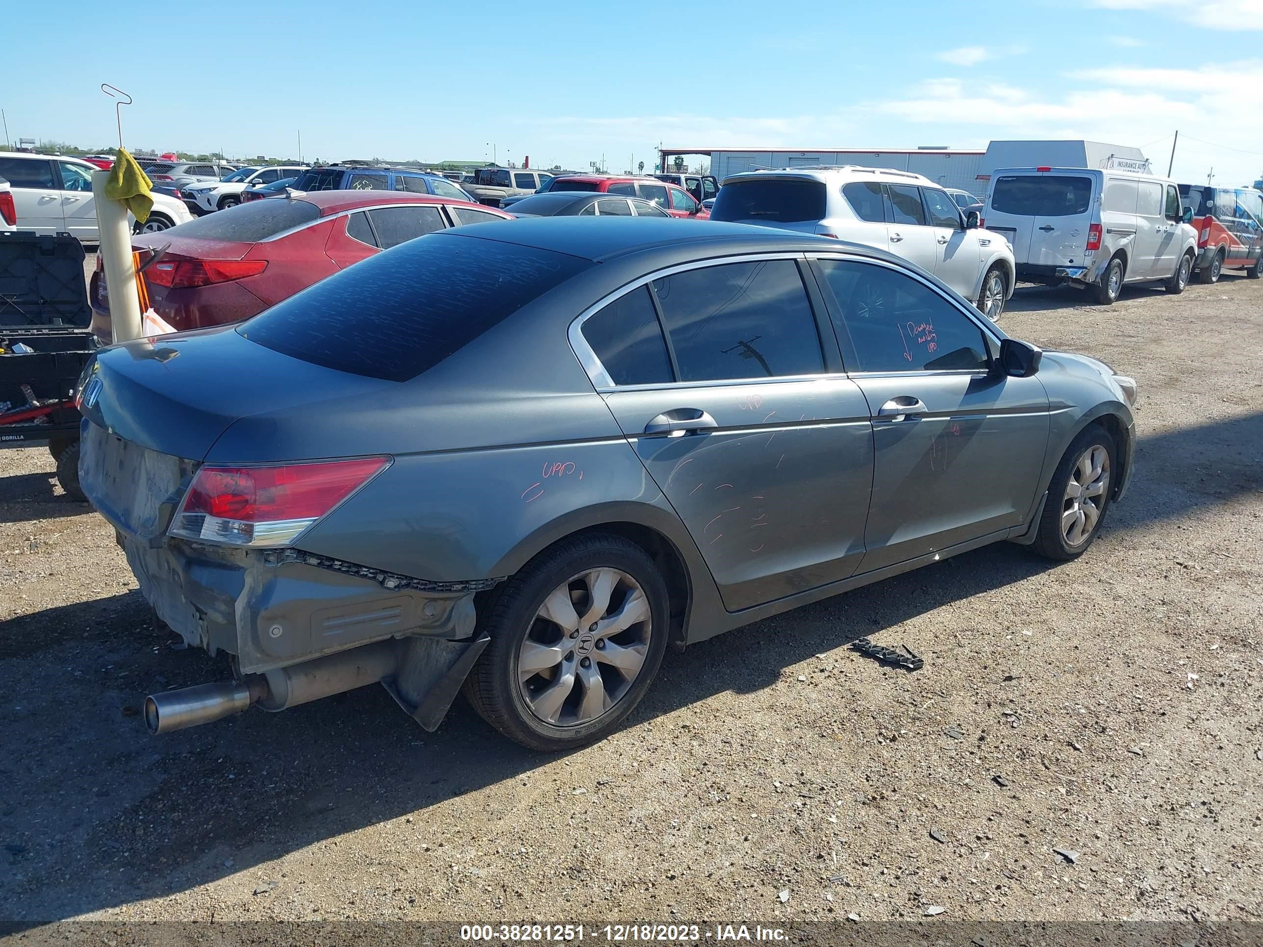 Photo 3 VIN: 1HGCP26789A059945 - HONDA ACCORD 