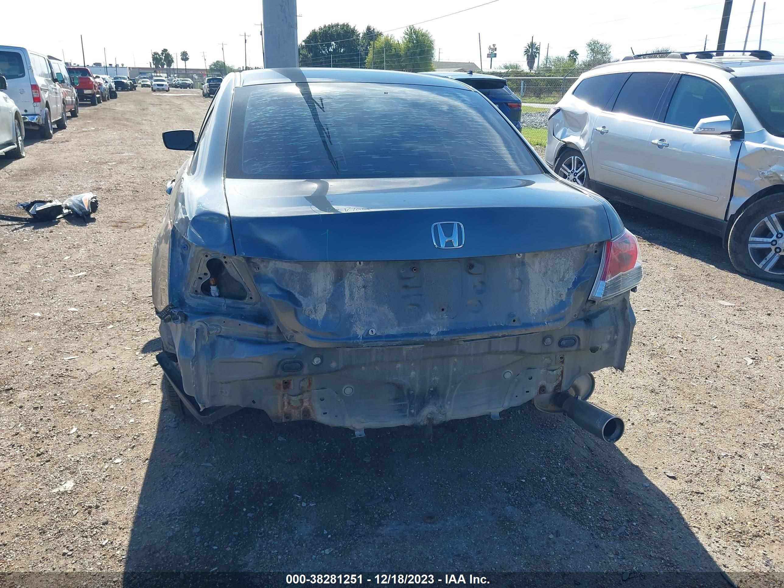 Photo 5 VIN: 1HGCP26789A059945 - HONDA ACCORD 