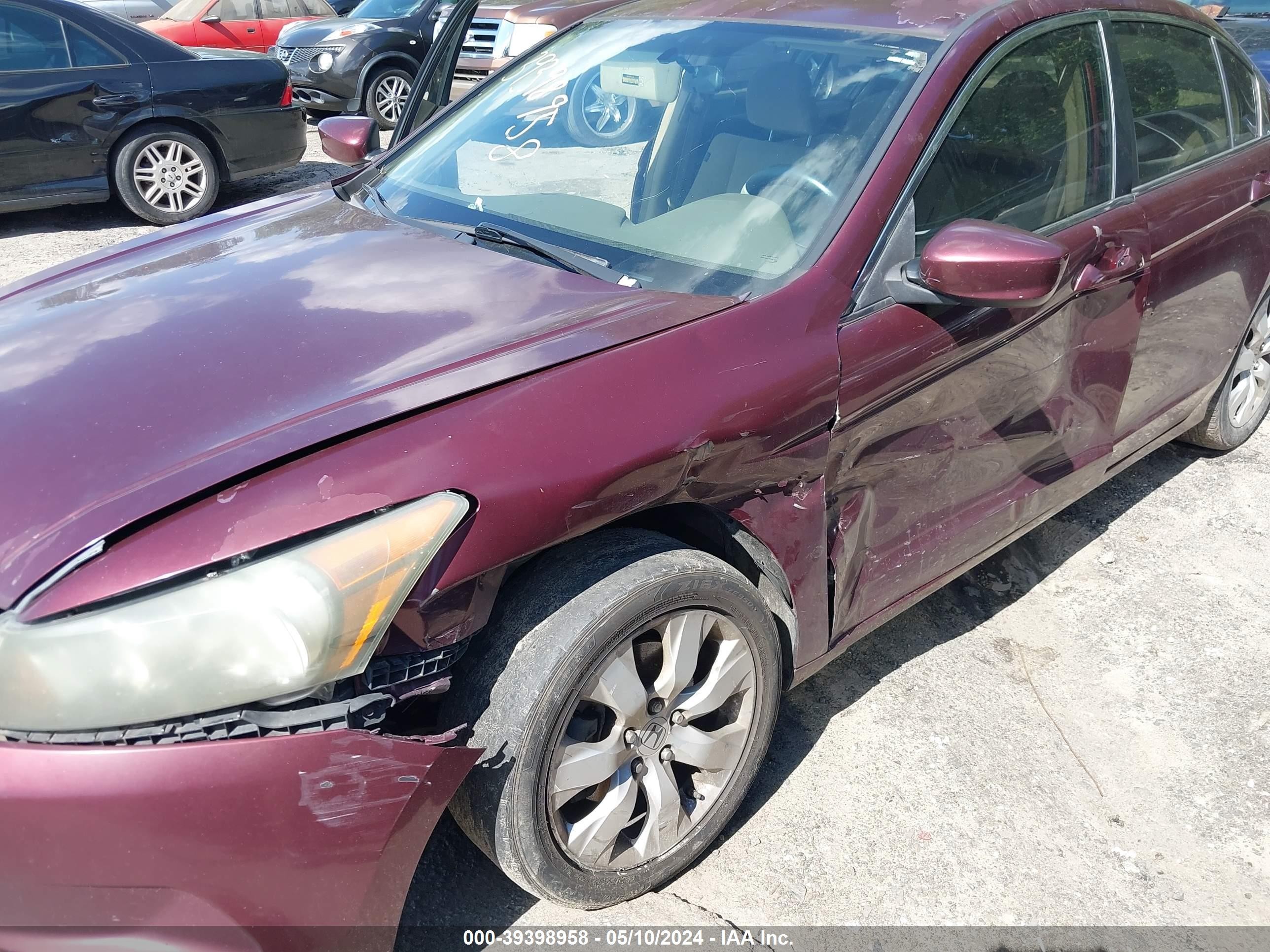 Photo 5 VIN: 1HGCP26798A105619 - HONDA ACCORD 